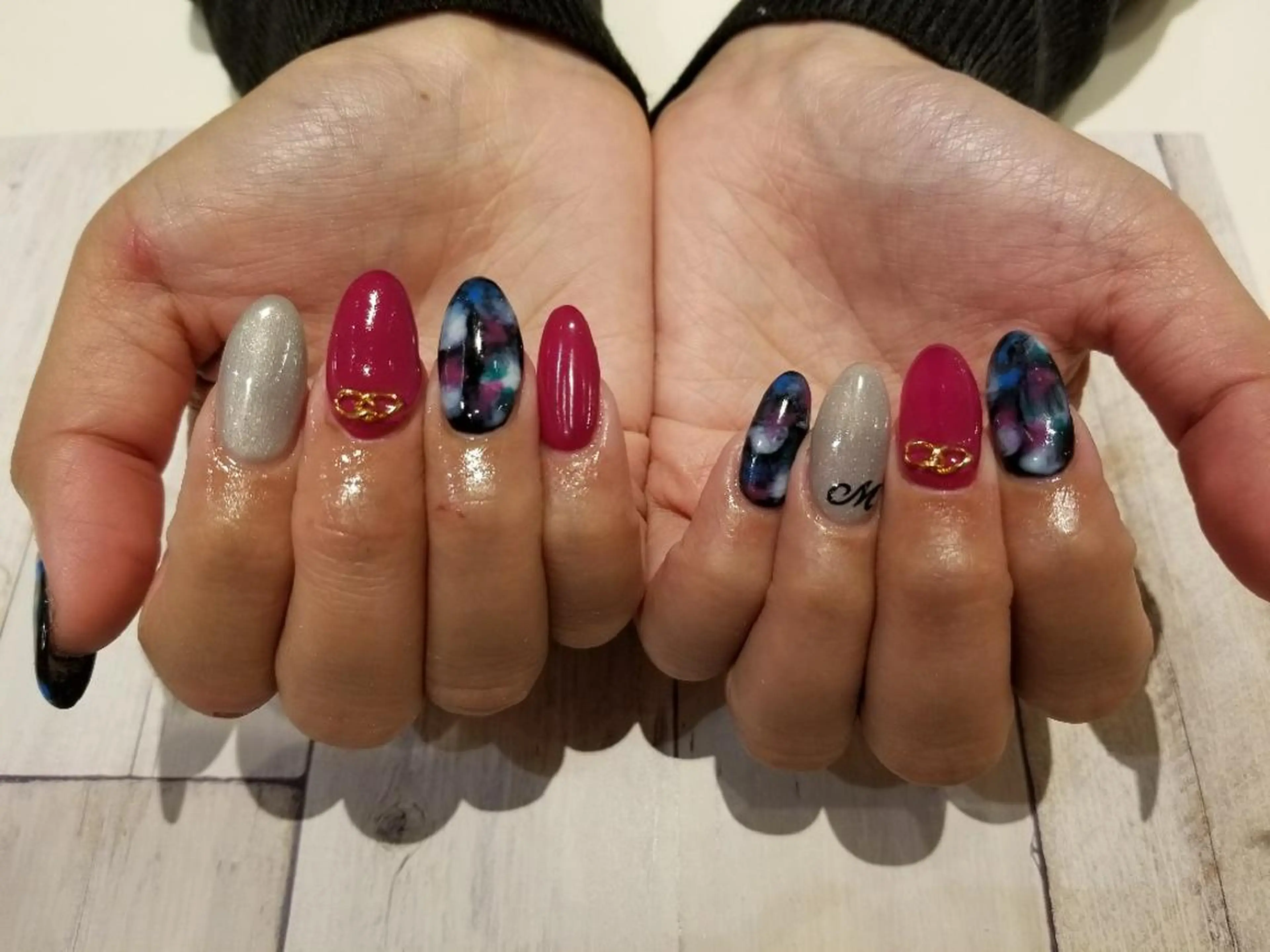 ネイル 鈴木 ゆいのネイルデザイン