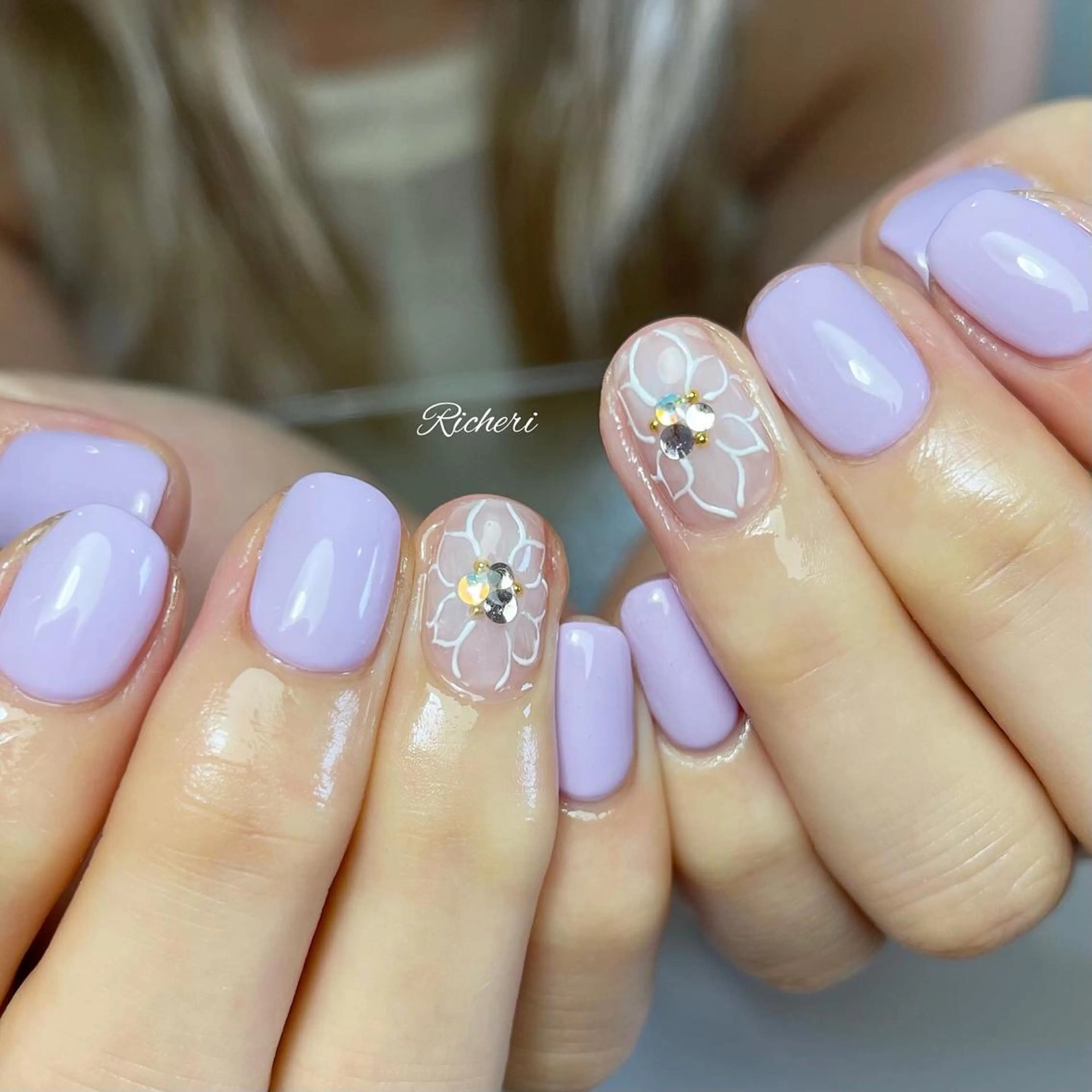 ミディアム ネイル 韓国風ヘア アートネイル フラワーネイル フレンチネイル ジェルネイル richeri beautyのエステ・リラクイメージ