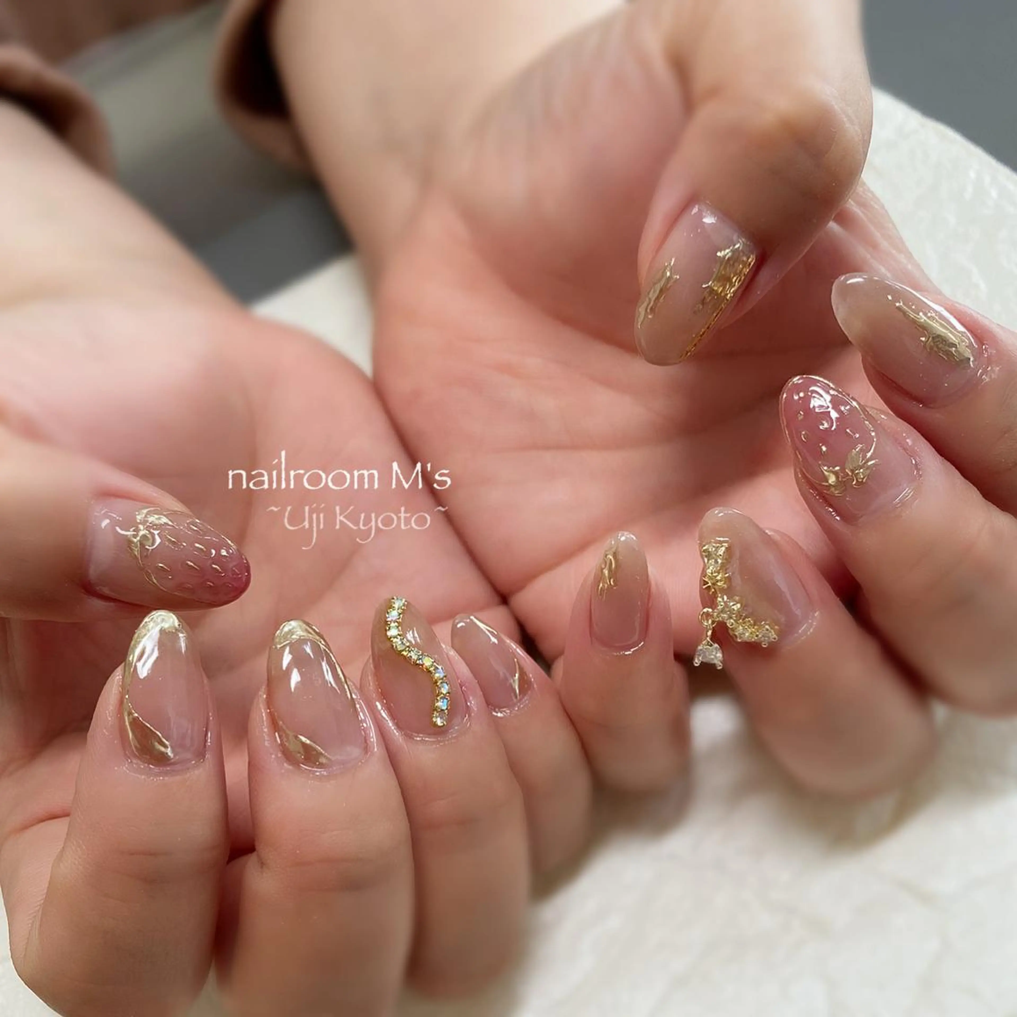 ネイル キラキラネイル ハンドネイル . ひふみのエステ・リラクイメージ