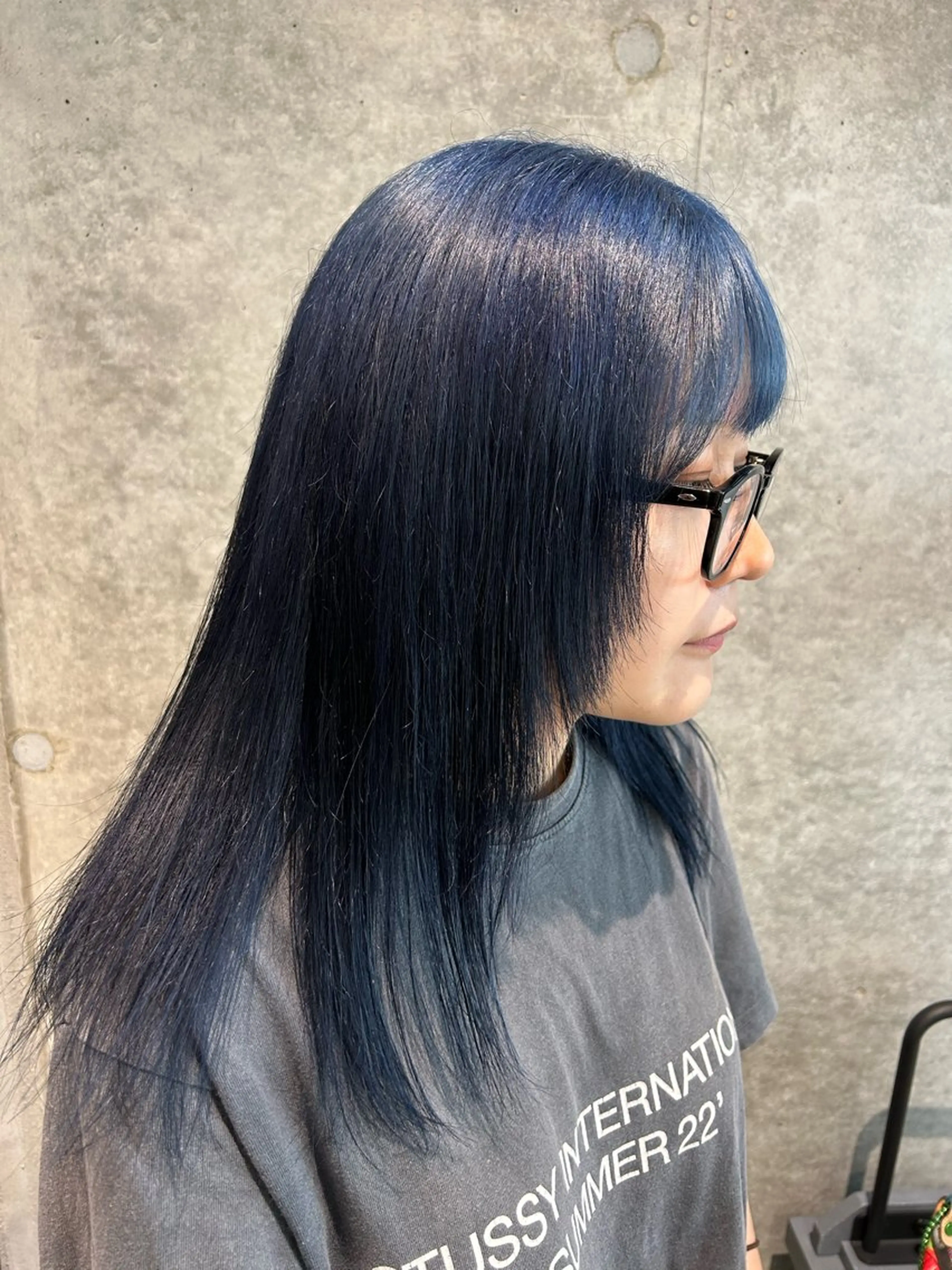 ミディアム カラー ブリーチ ブルーカラー ダブルカラー ハイトーンカラー ネイビーカラー ヘアカラー トリートメント hina💟 透明感カラーのヘアスタイル