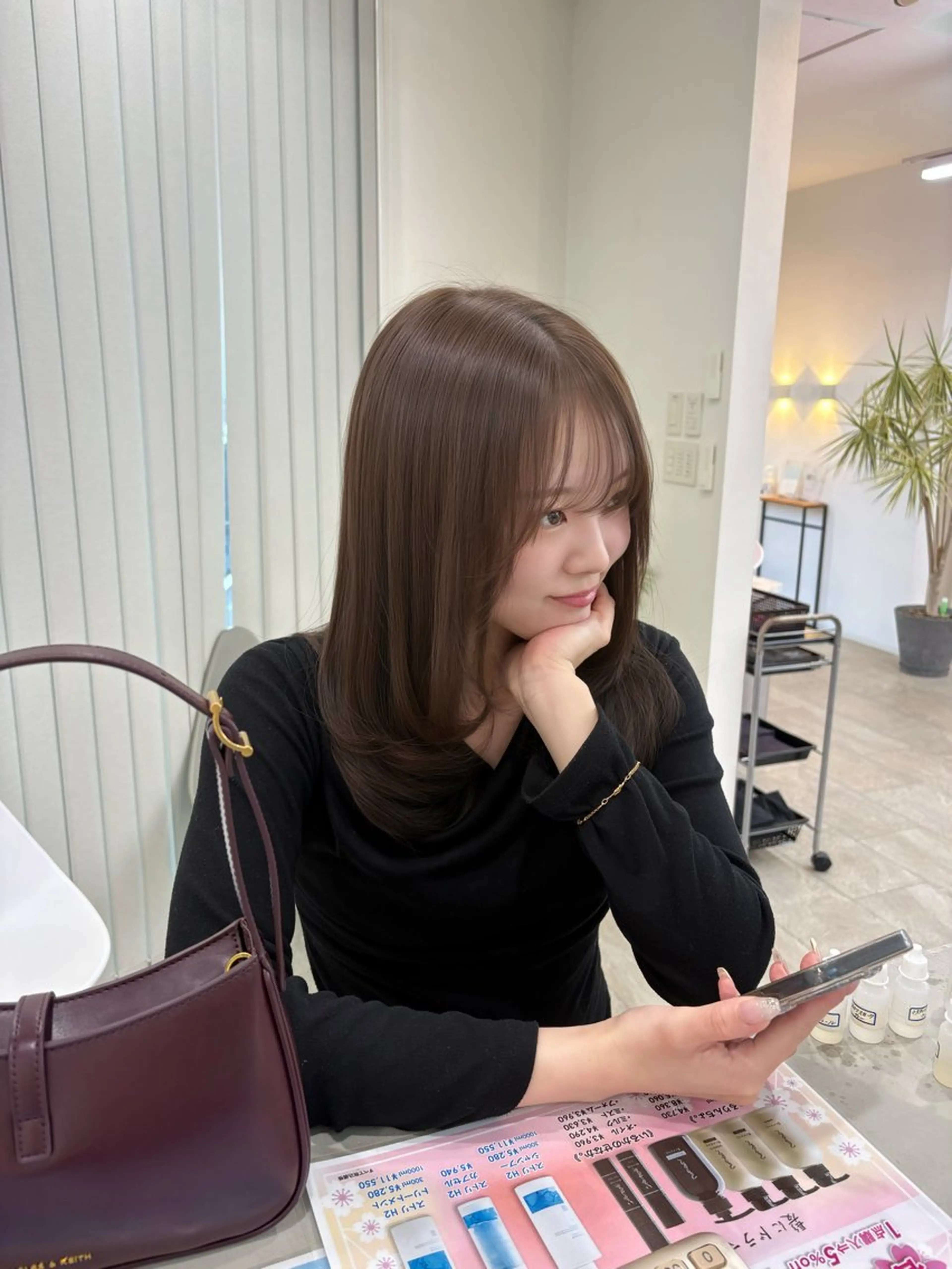 セミロング カラー ベージュカラー ヘーゼル レイヤーカット カット ヘアカラー HASHI AYAKAのヘアスタイル