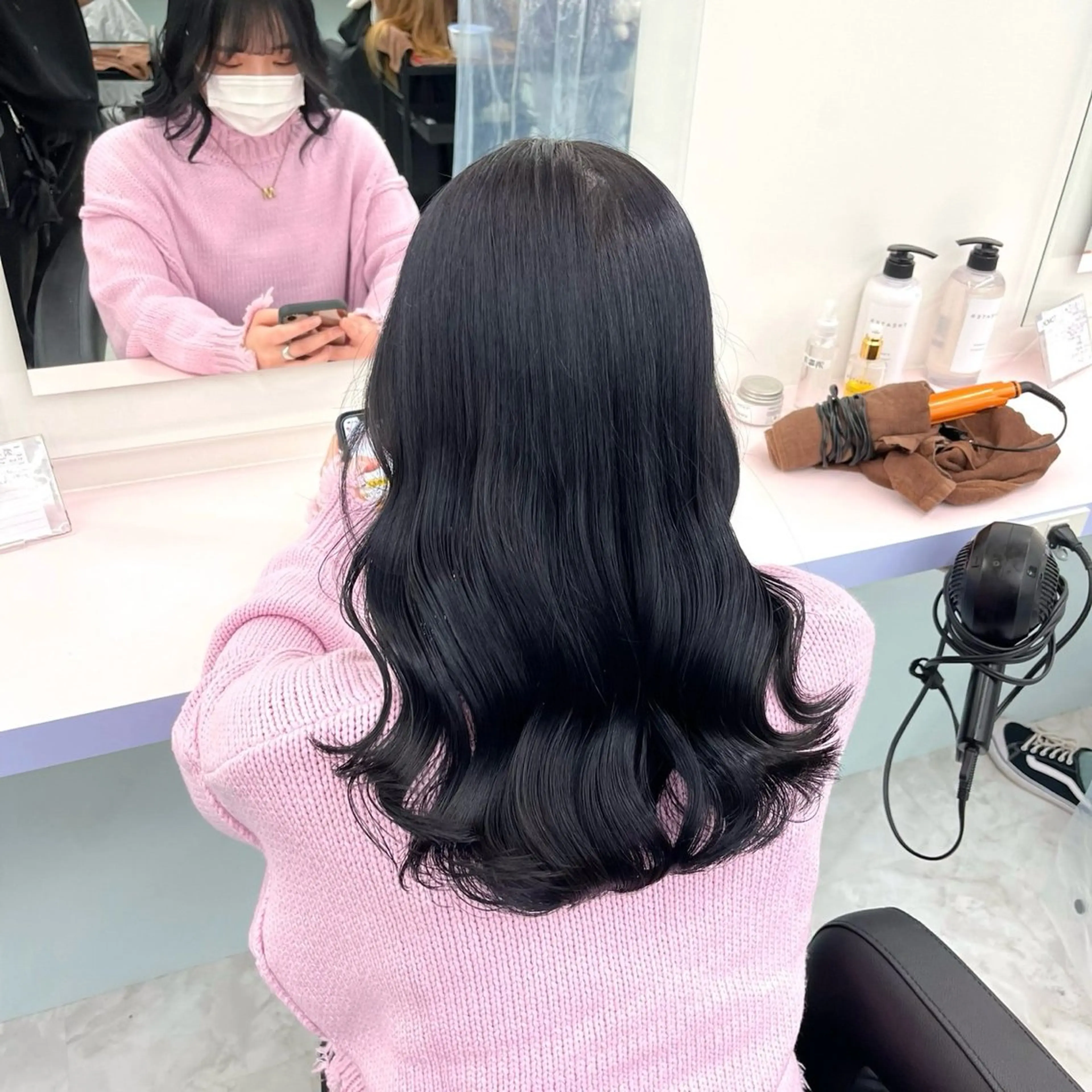 セミロング カラー パーマ ヘアアレンジ 透明感ブリーチカラー 🌈TOMOHIROのヘアスタイル