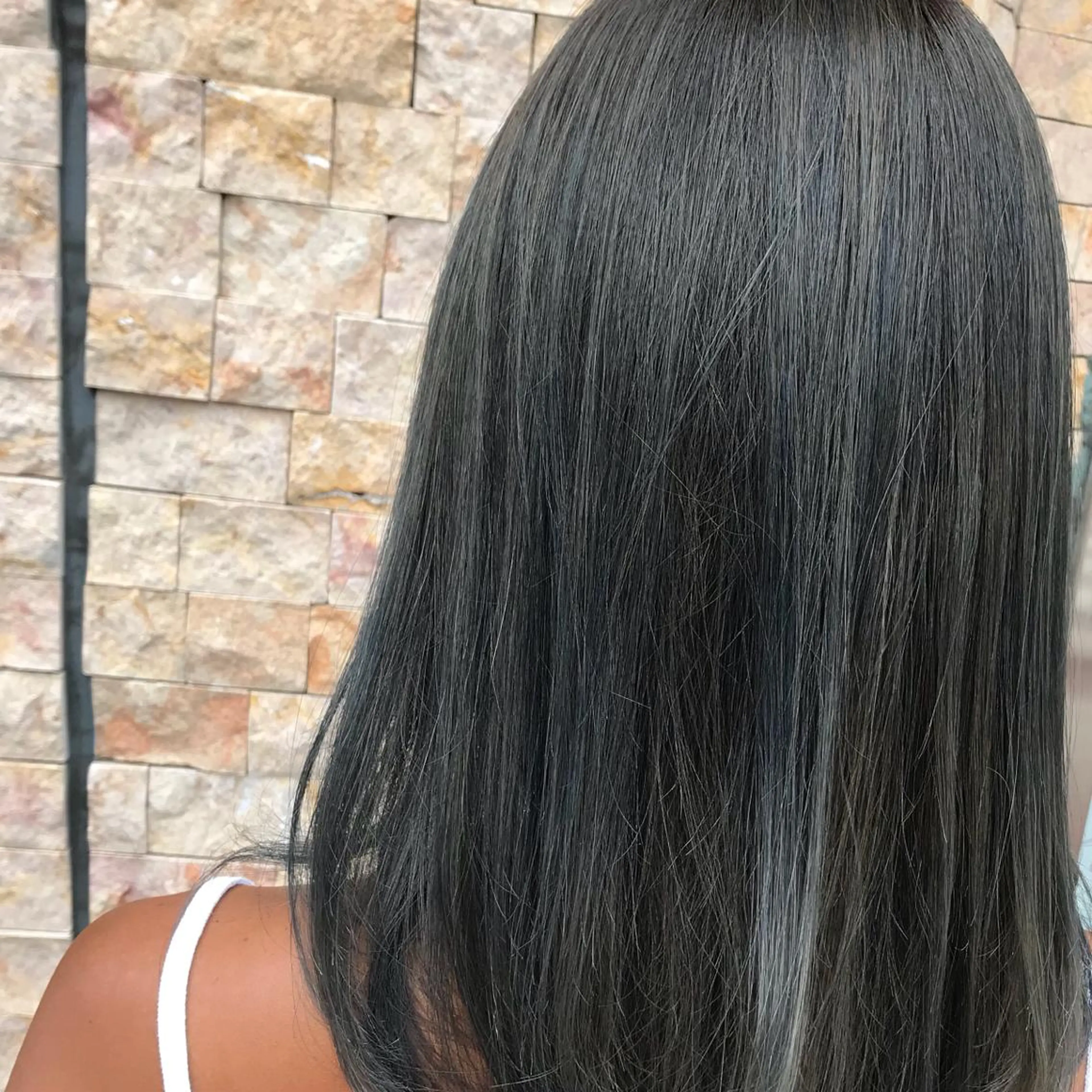 ミディアム アッシュ ヘアカラー kazufumi ..のヘアスタイル