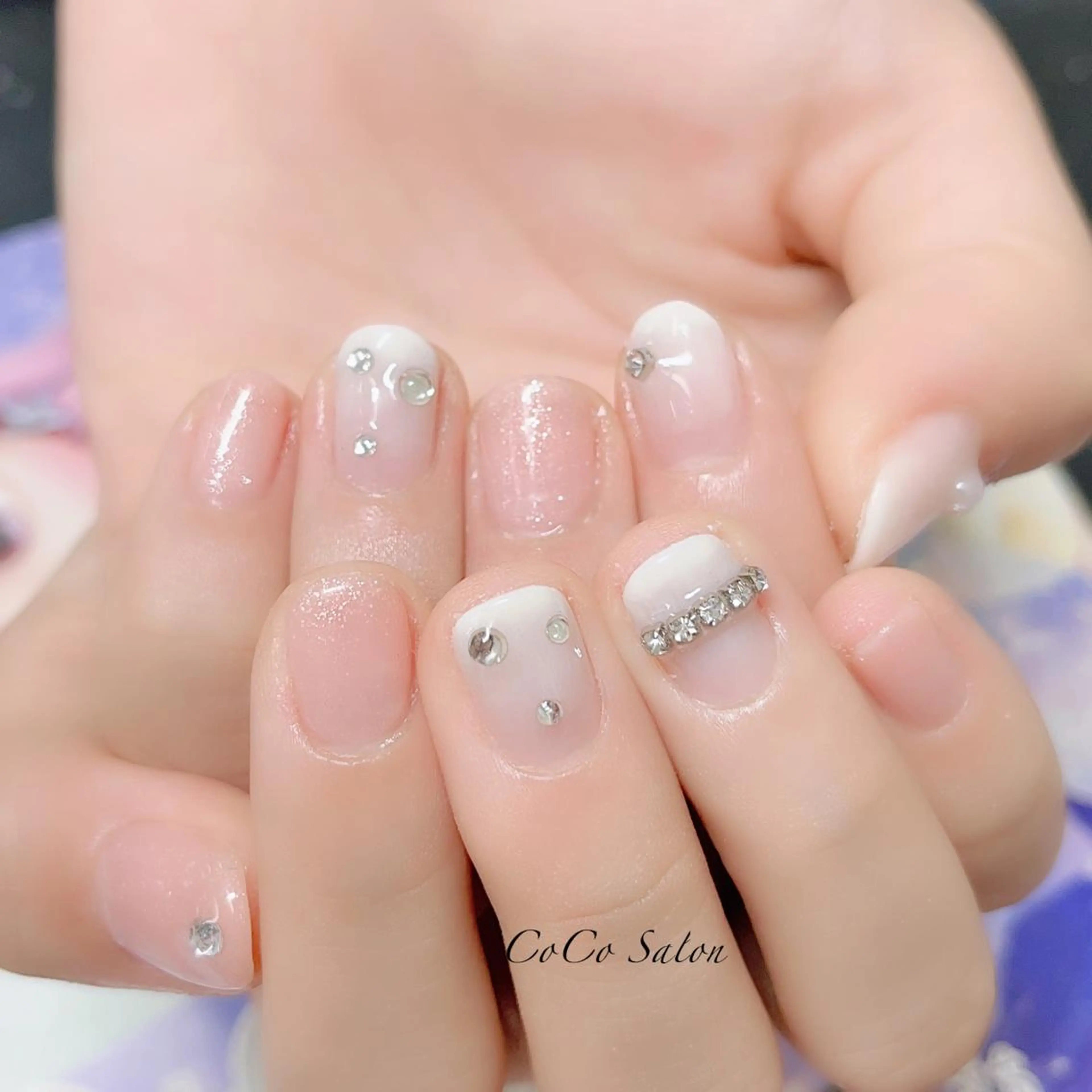 ネイル 長さ出し ジェルネイル グラデーション ハート キラキラネイル ハンドネイル CoCoSalon ネイル/まつ毛予約のネイルデザイン