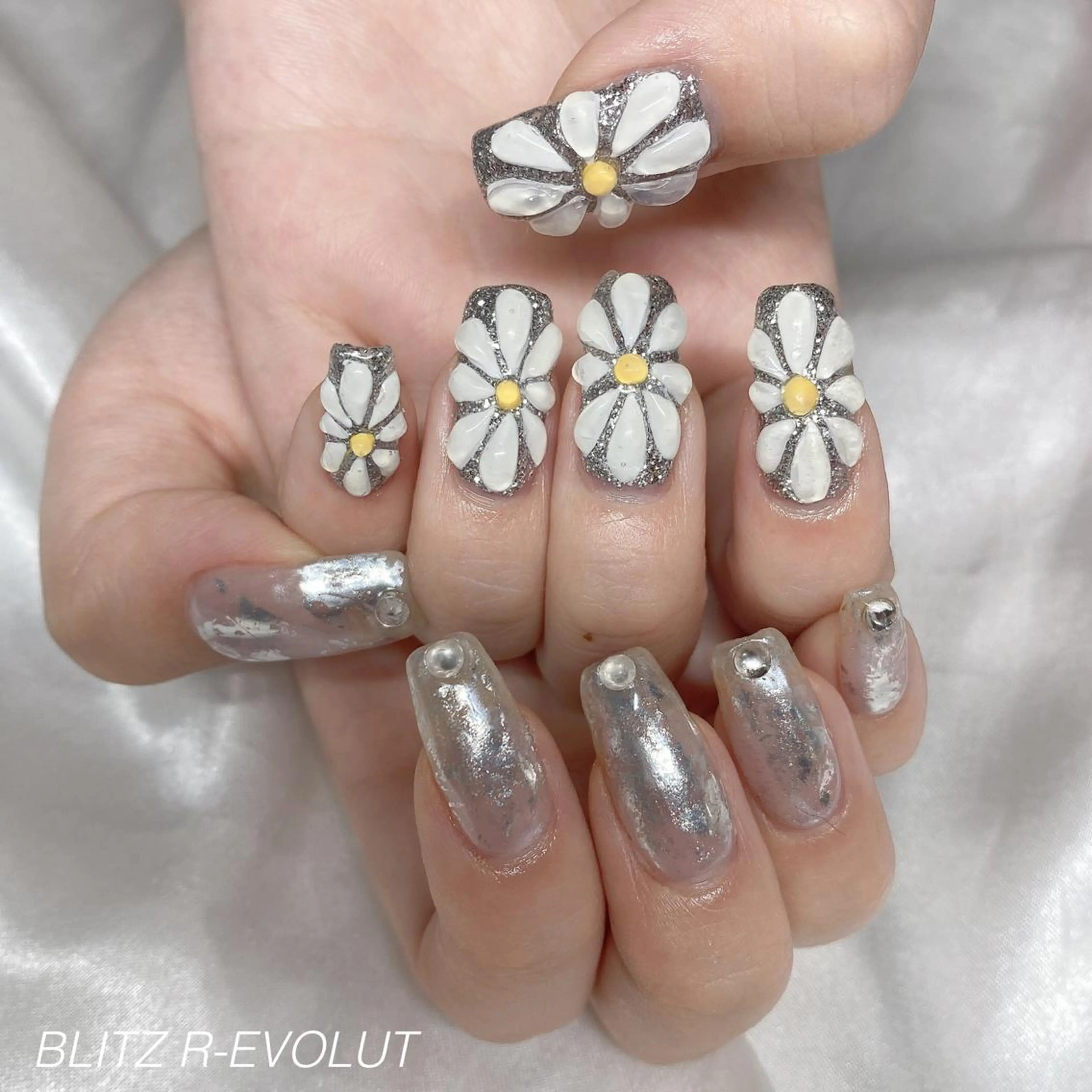 ネイル ☁️BLITZ 🎀笠原雪音🎀のネイルデザイン