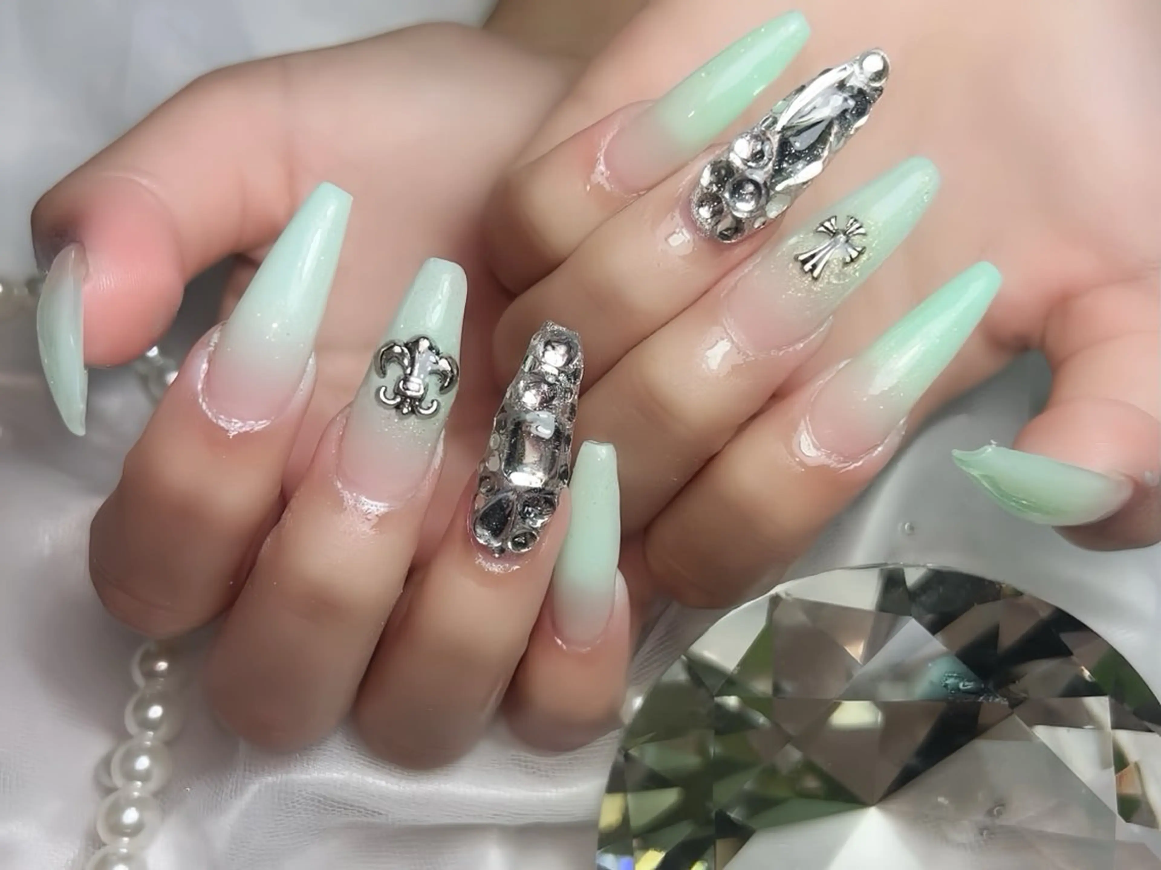 ネイル アートネイル フレンチネイル ジェルネイル 韓国ネイル ミラーネイル Rin Nail 新大久保店のネイルデザイン