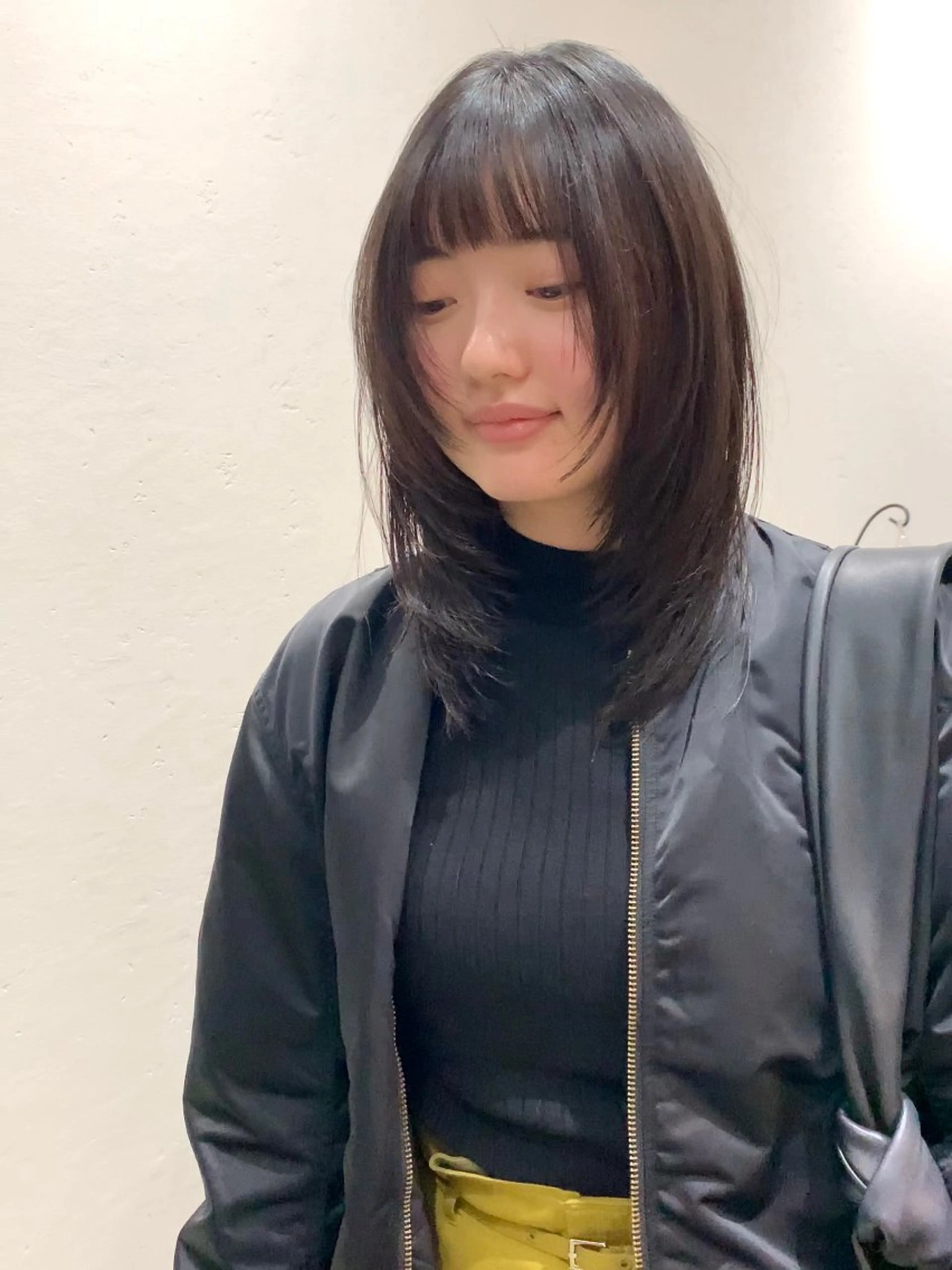 ミディアム カラー レイヤーカット ワンホンヘア カット ヘアカラー ✨コテ巻き風パーマ ✨川合佑哉のヘアスタイル