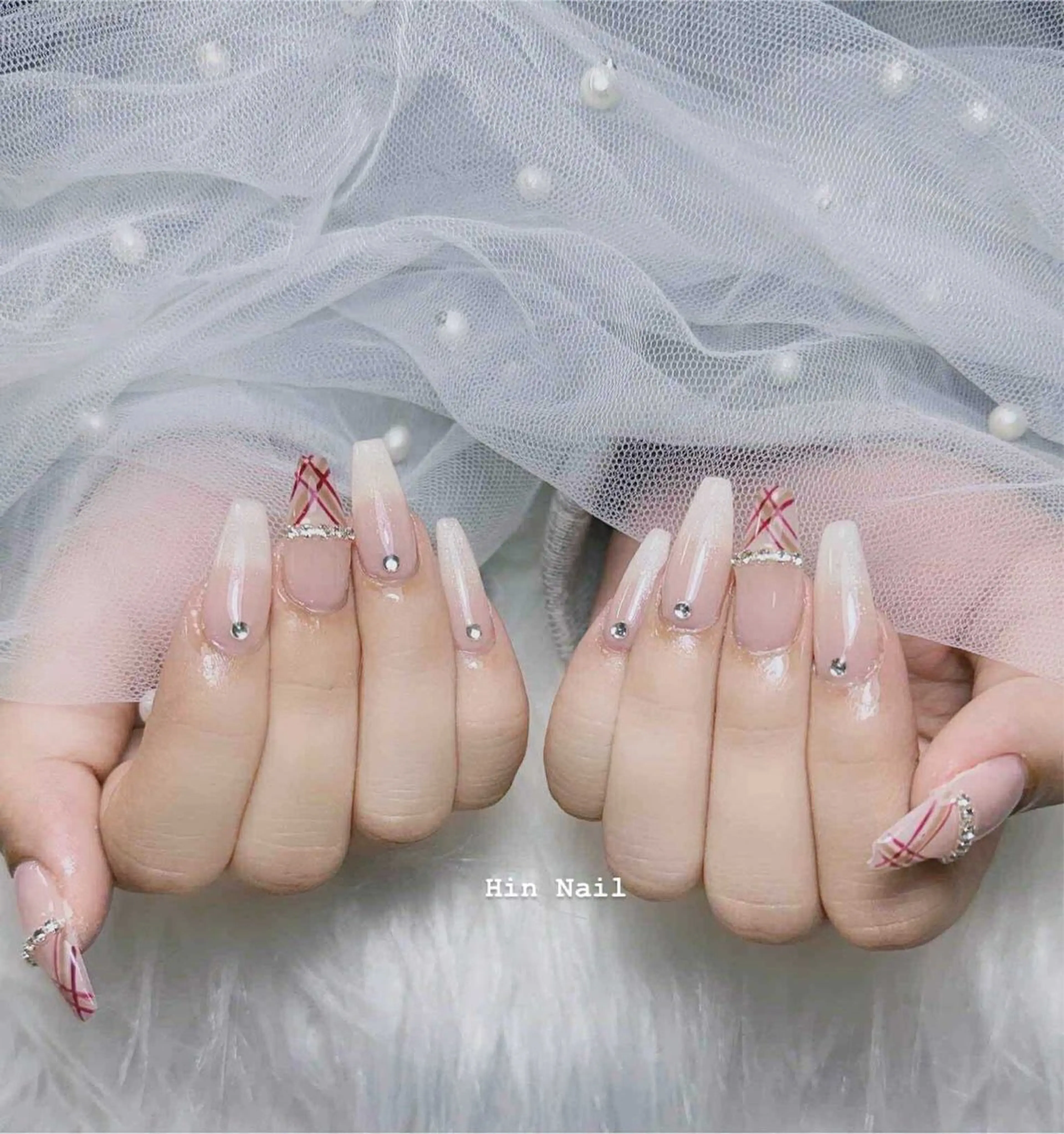 ネイル ハンドネイル Hin Nailsのネイルデザイン