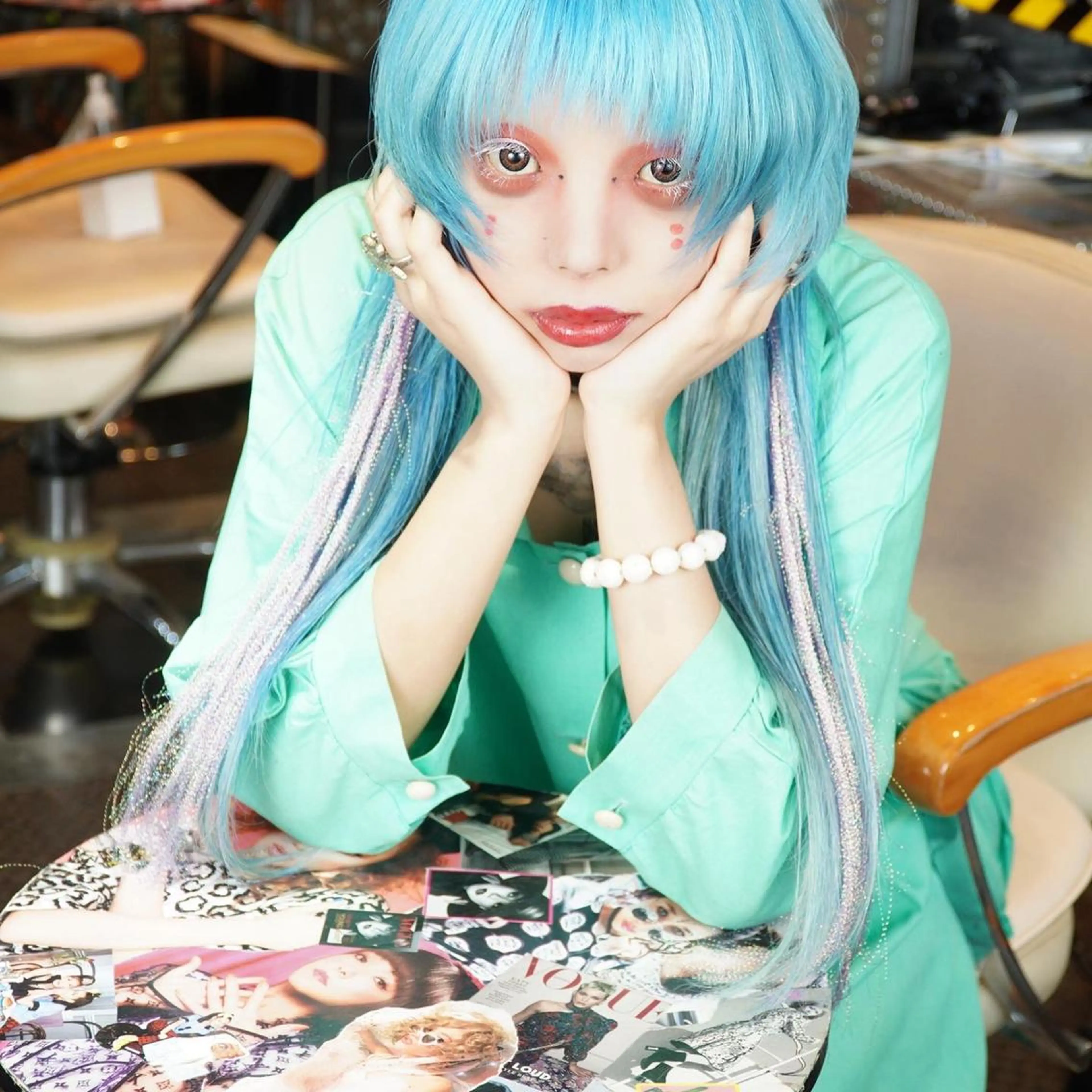 ロング カラー ヘアアレンジ 編み込みエクステ ブリーチ デザインカラー エクステ ウルフカット 🌈派手髪エクステ ブレイズ🌈ひろとのヘアスタイル