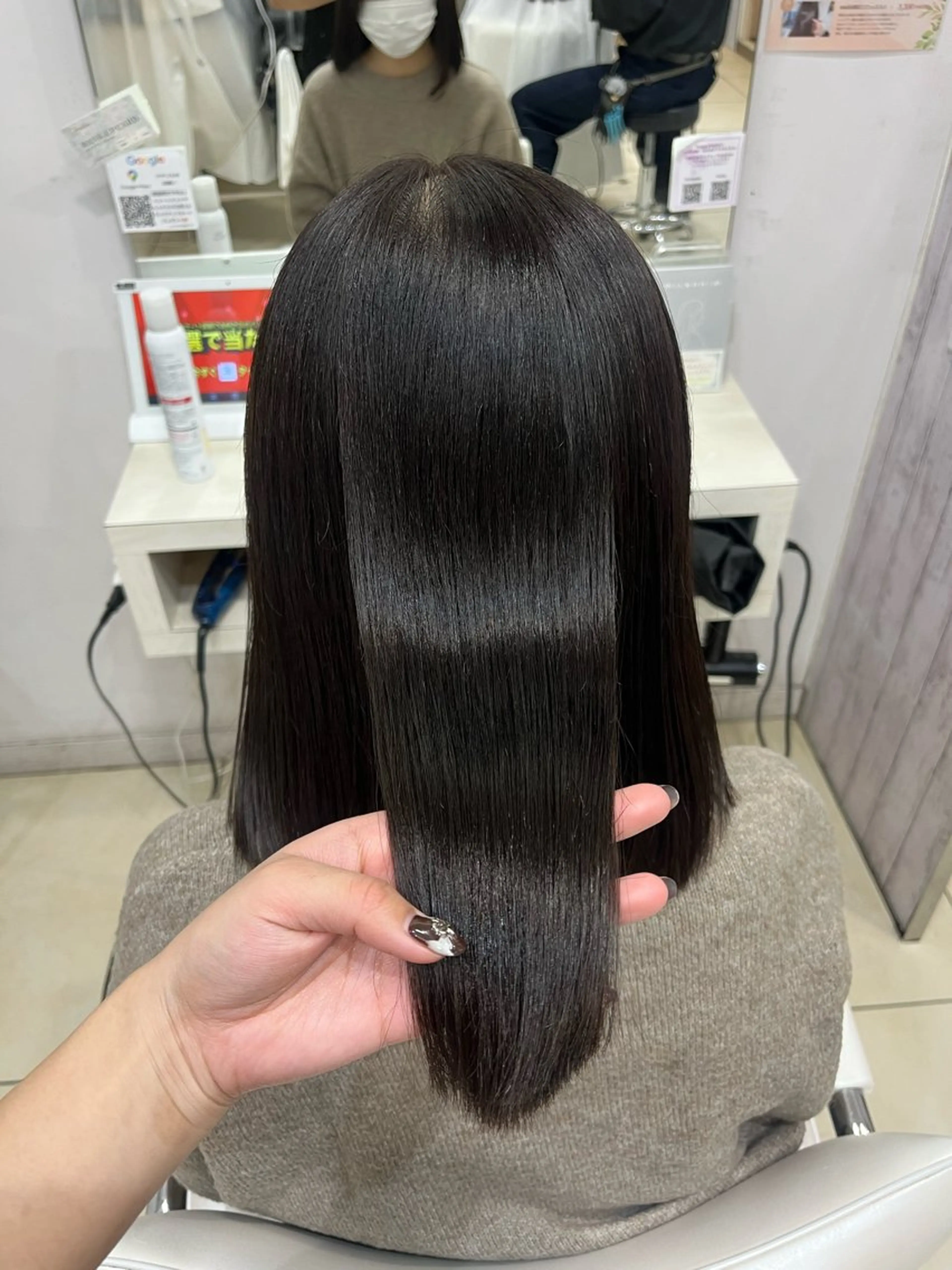 セミロング ヘアカラー トリートメント 【髪質改善カラー】 あむ·. ⟡ 🖤のヘアスタイル