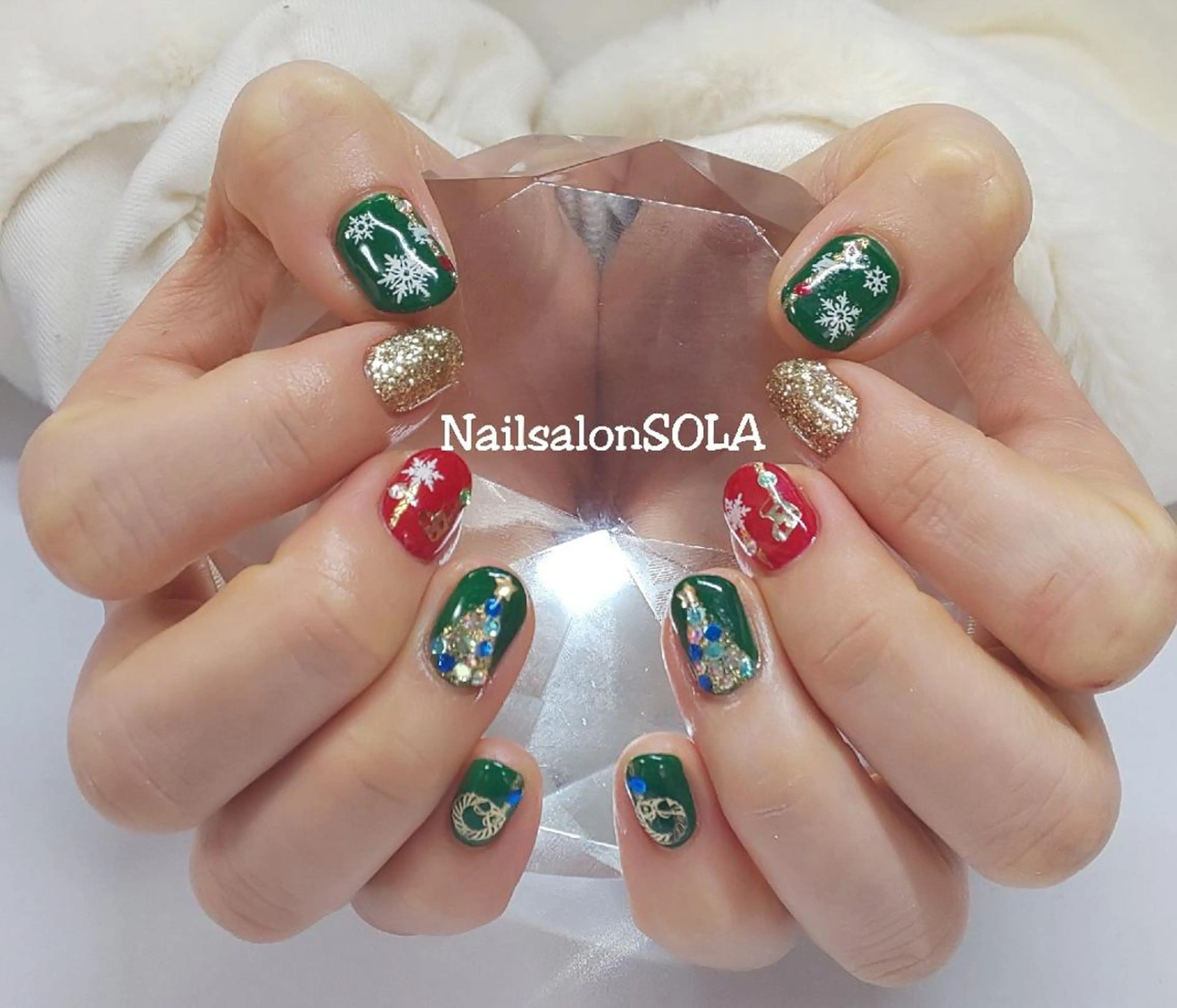 ネイル ゴールド グリーン 赤色 冬ネイル クリスマス ハンドネイル 田代 夏子のネイルデザイン