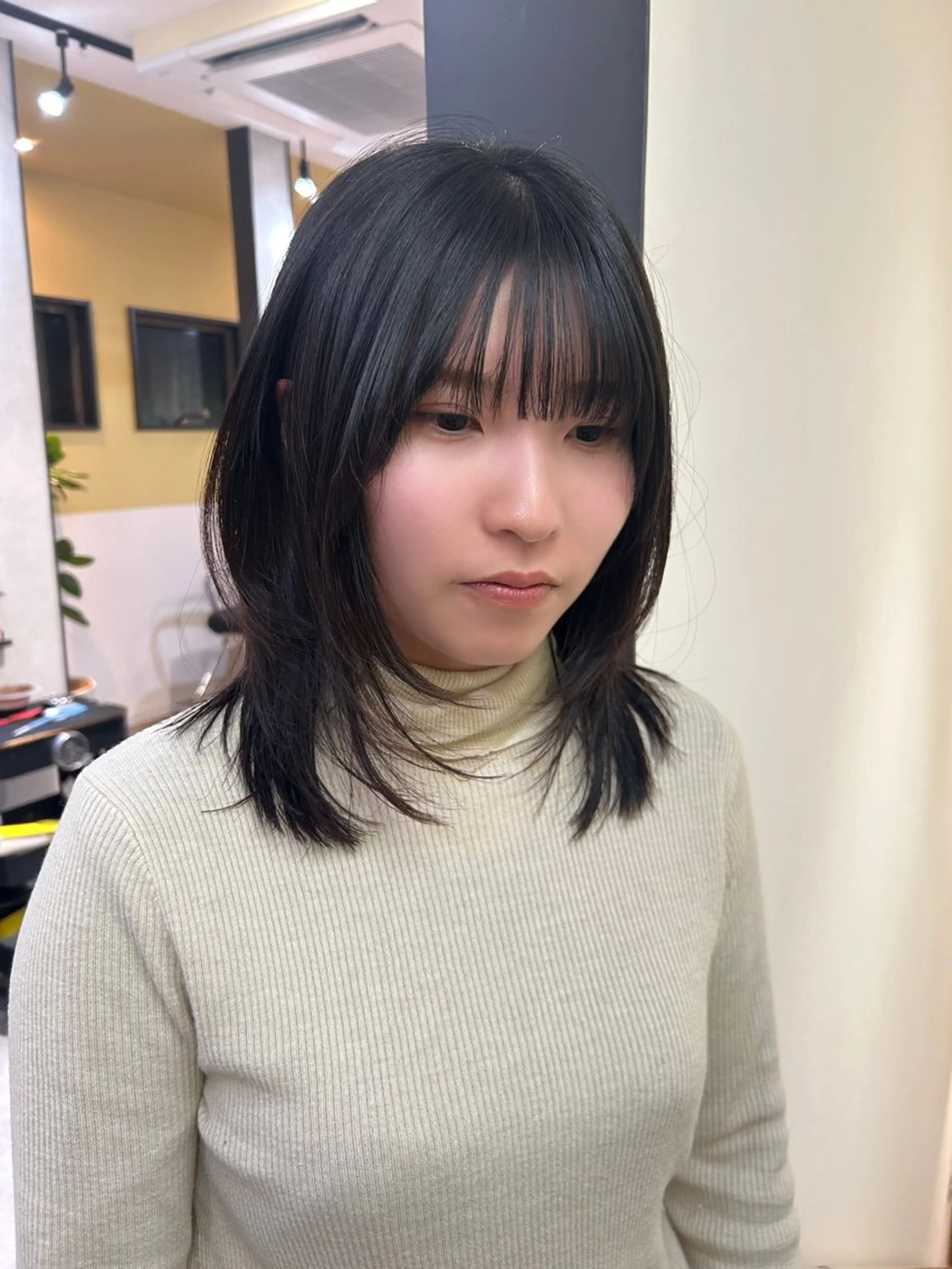 ミディアム ミディアムレイヤー レイヤーカット カット トリートメント hub hair レイヤー/透明感のヘアスタイル