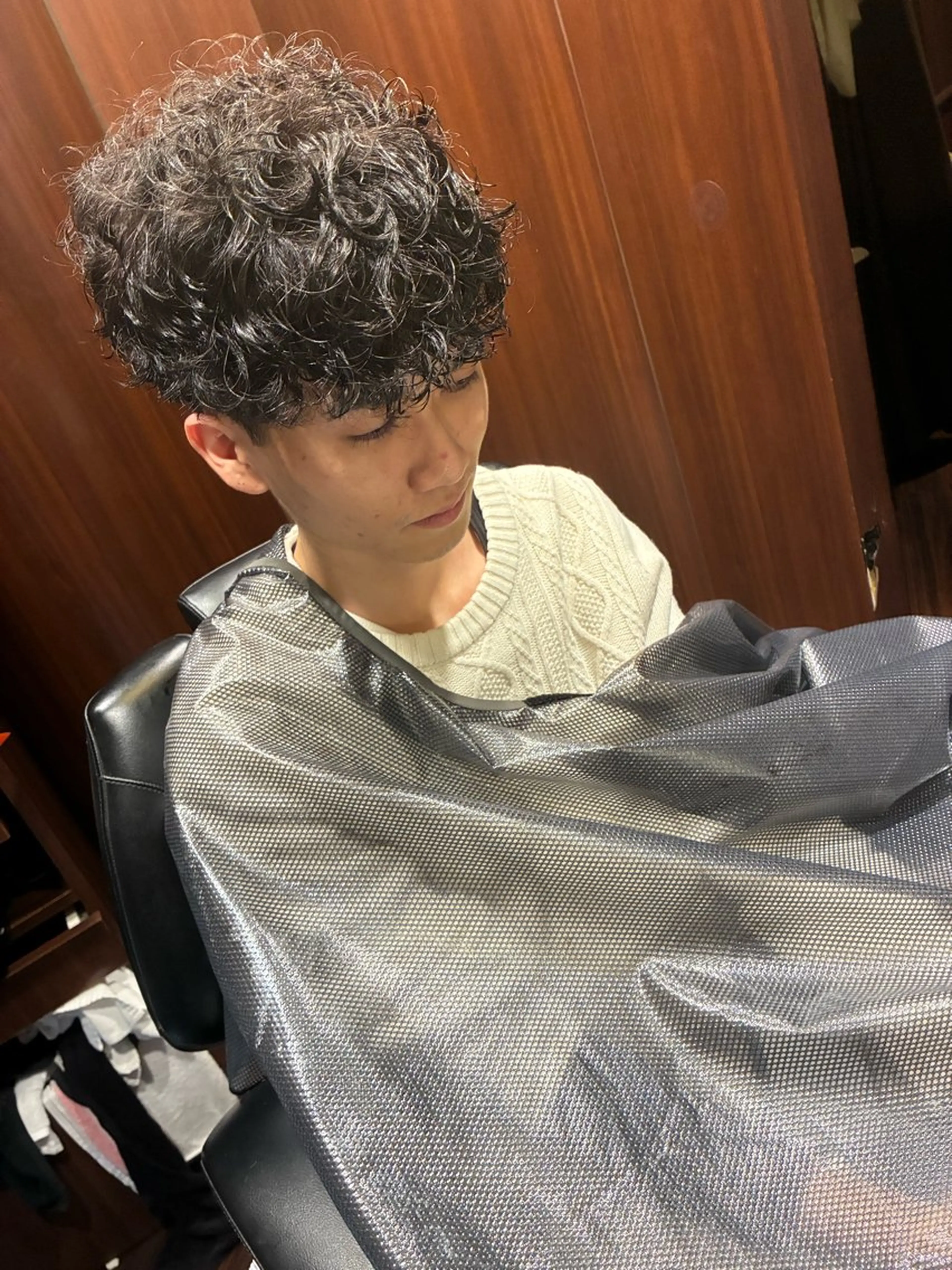 パーマ メンズ 刈り上げ ワガ カズマのヘアスタイル