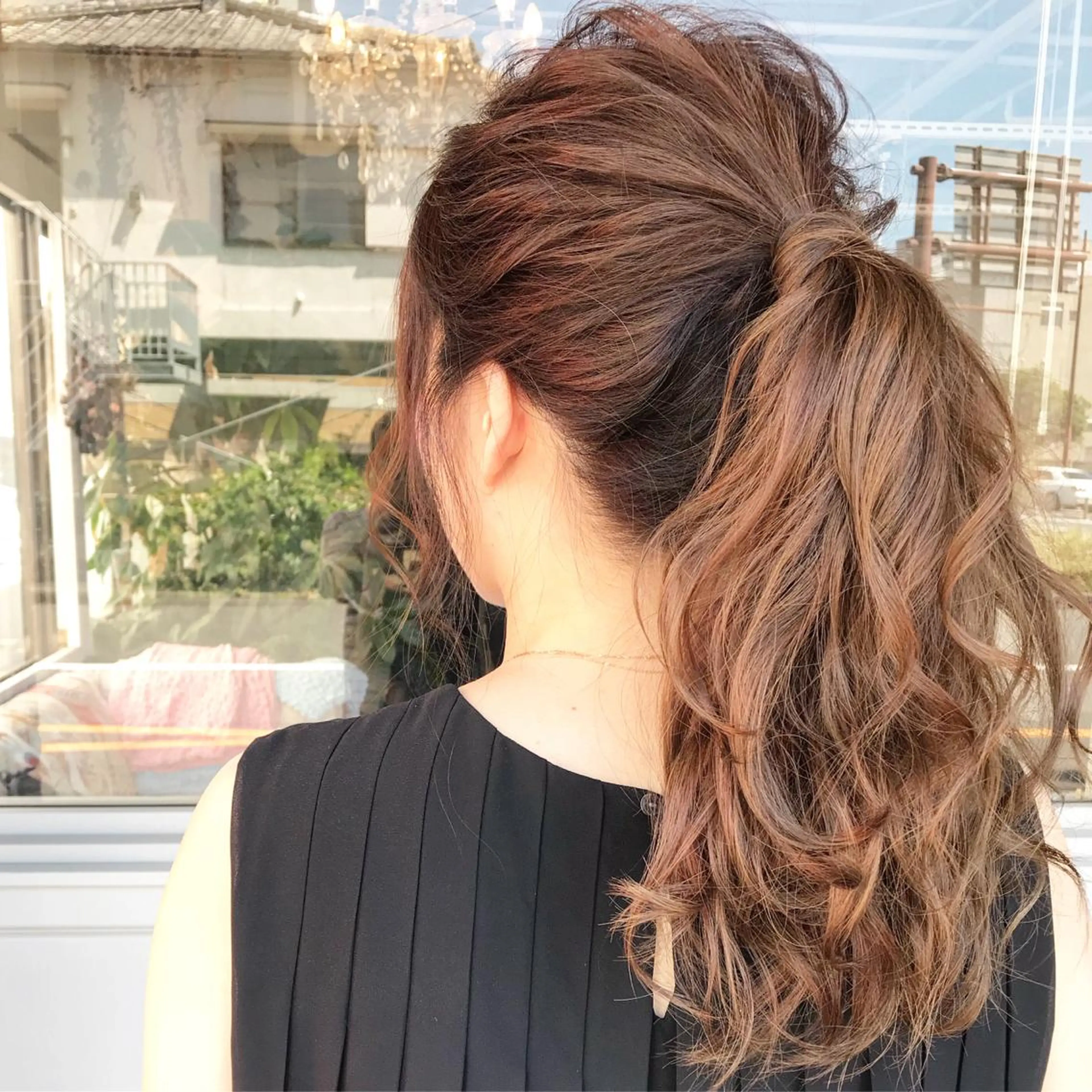 セミロング カラー パーマ ヘアアレンジ お団子ヘア 切りっぱなしボブ バレイヤージュ ブリーチ グラデーションカラー Mariana/ 鶴原-ハイライトのヘアスタイル