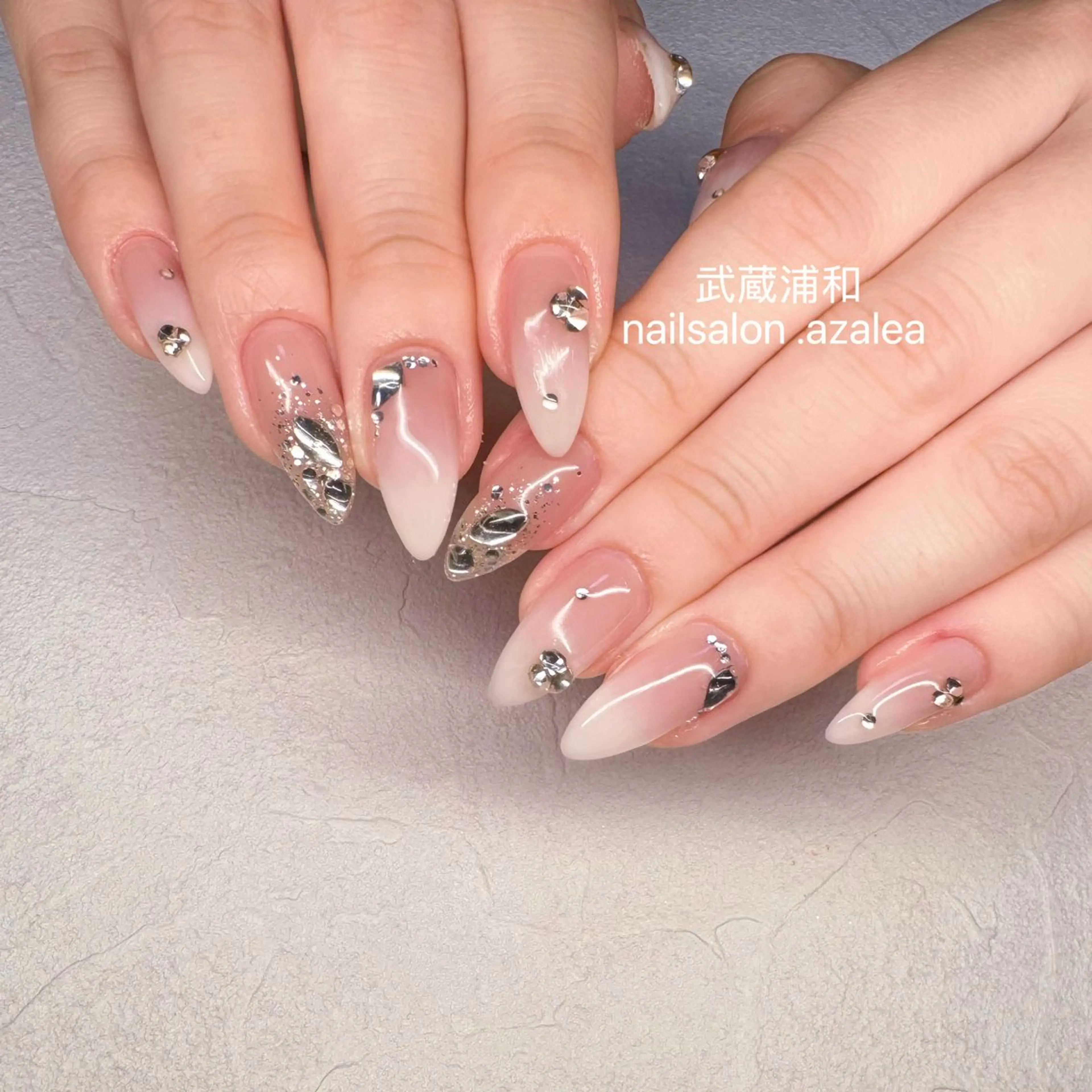 ネイル ハンドネイル R inのネイルデザイン