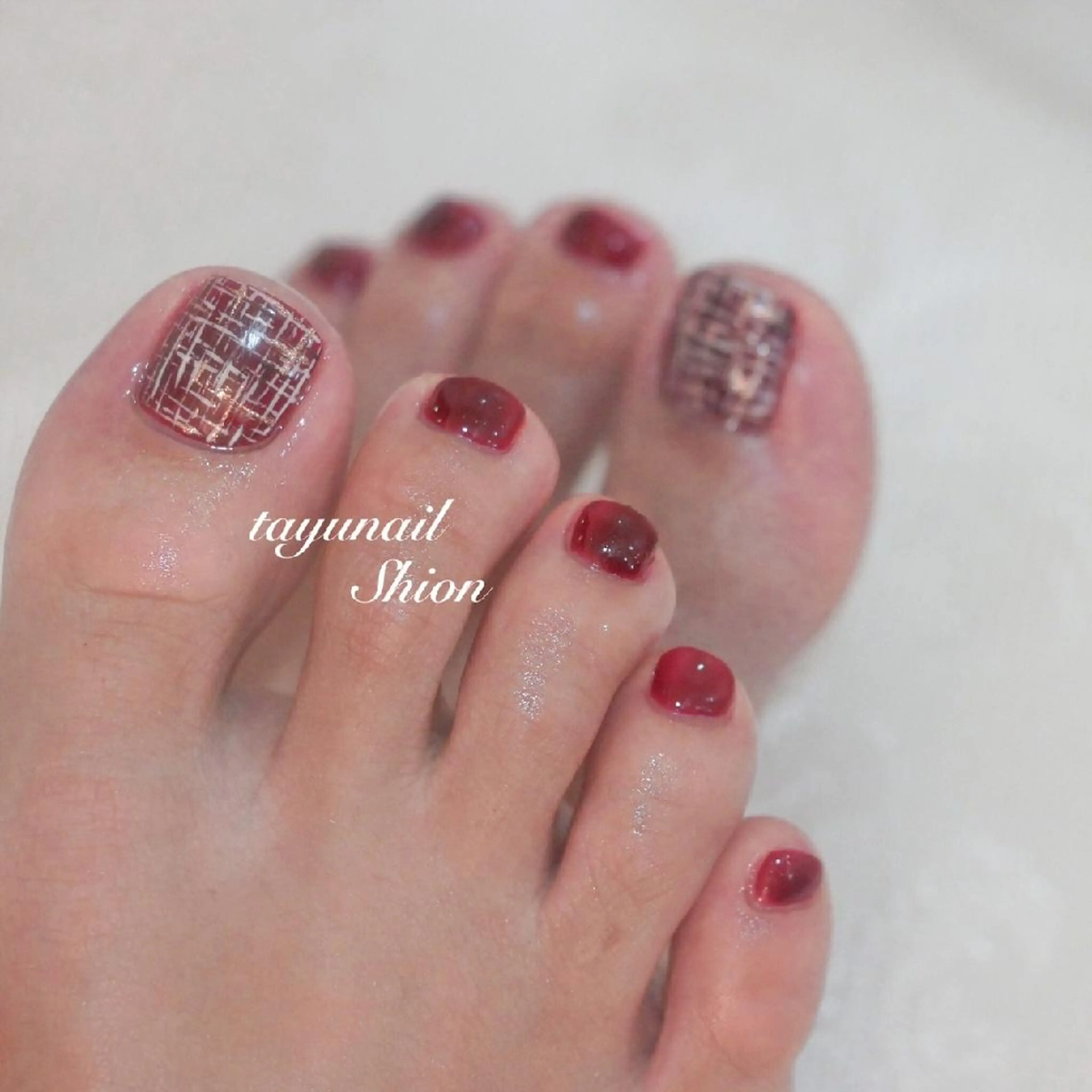 ネイル ブルー ボルドー フットネイル ジェルネイル パラジェル ネイルサロン 【たゆnail】のネイルデザイン