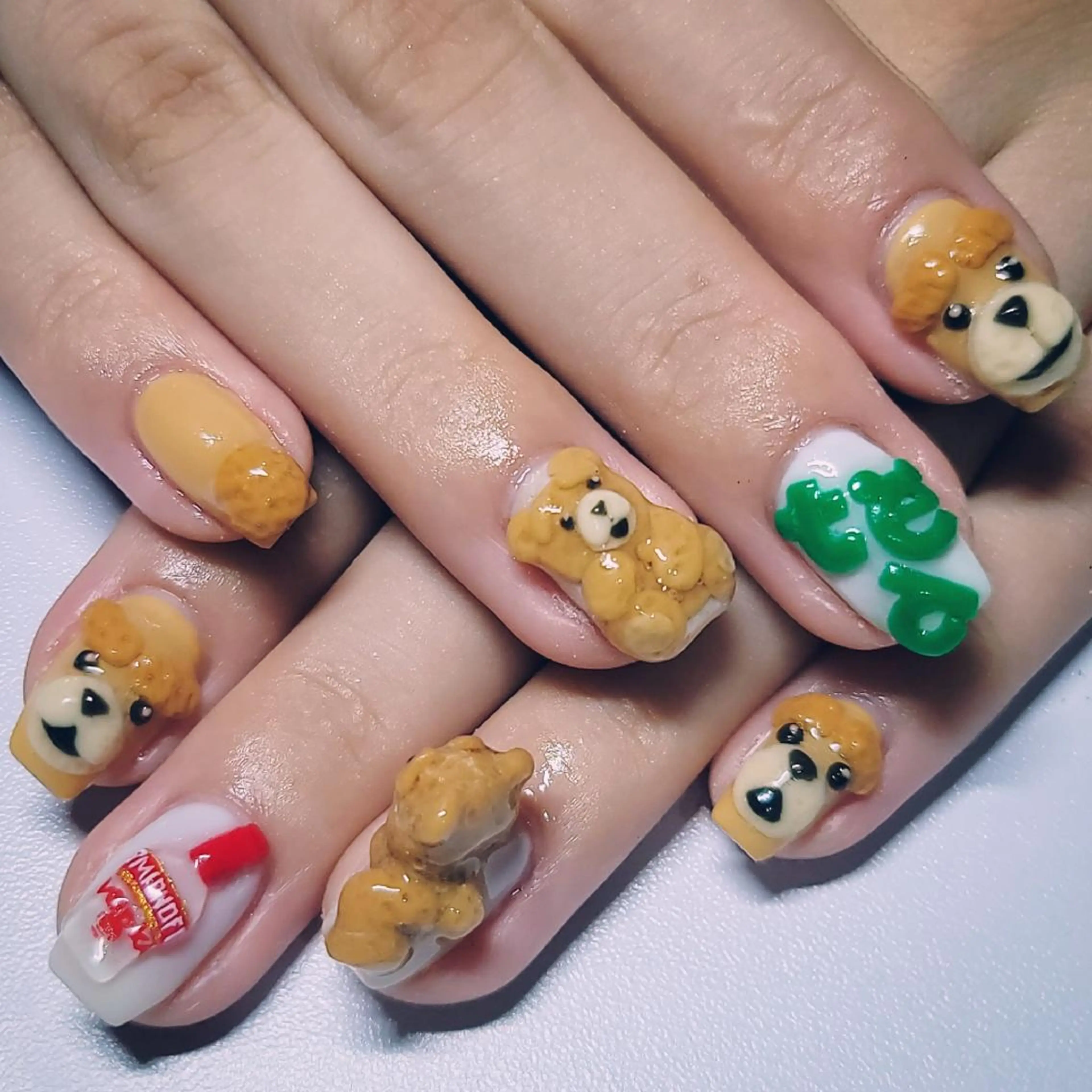 ネイル ホワイト ハンドネイル よしだ ひろきのネイルデザイン