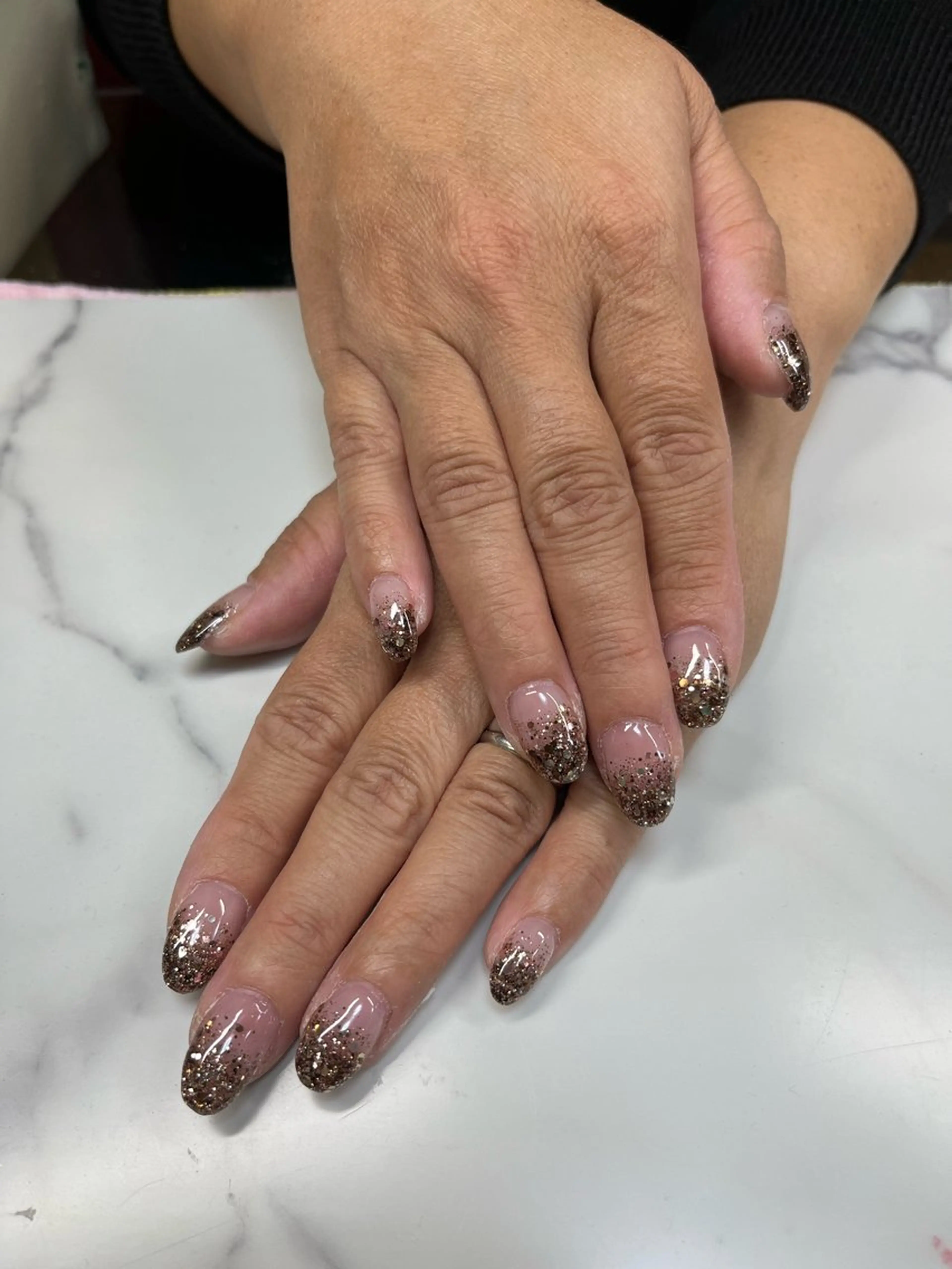 ネイル ラメ(グリッター) ラメグラデーション スカルプネイル 佐藤 七海のネイルデザイン