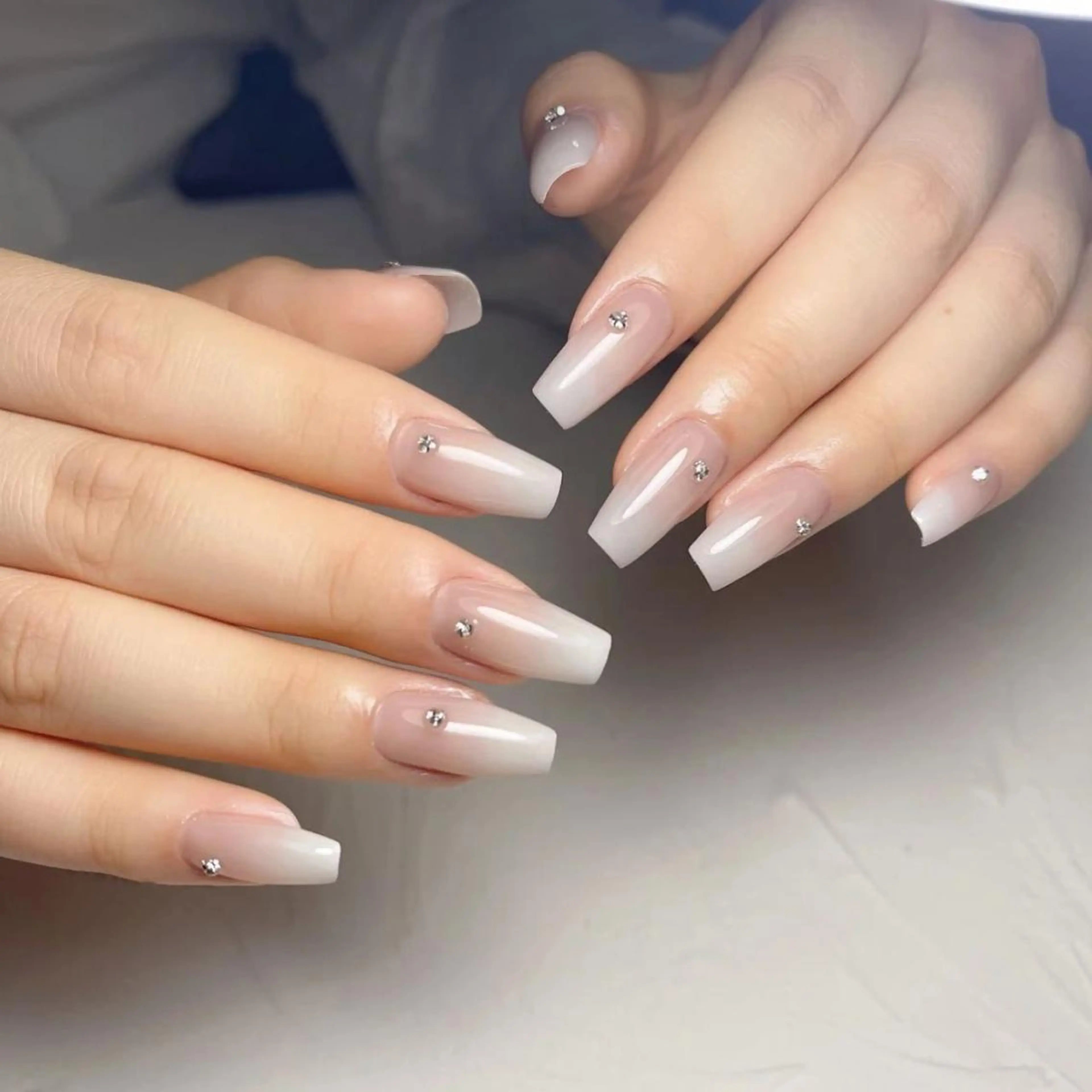 ネイル アートネイル 長さ出し ネイルチップ Queens momoのネイルデザイン