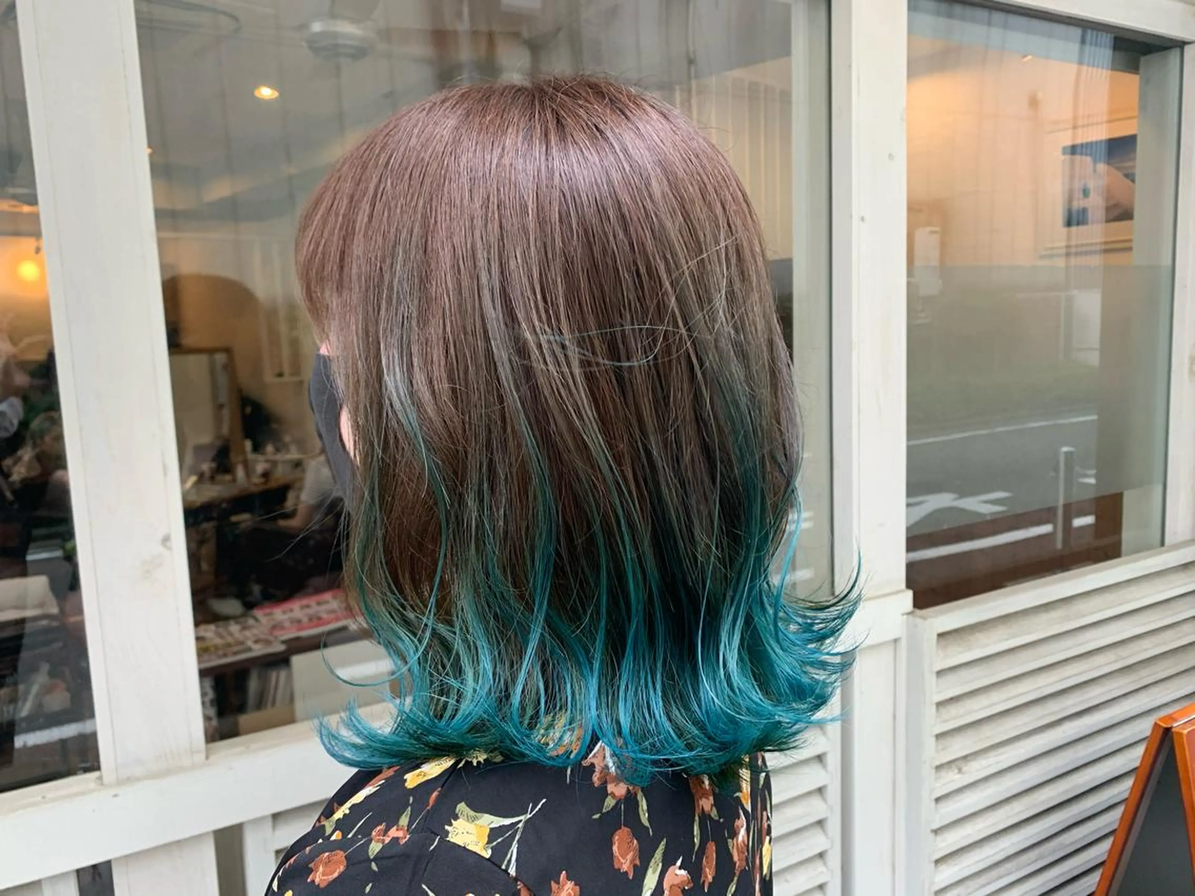 ミディアム カラー 菅沢 奈生のヘアスタイル