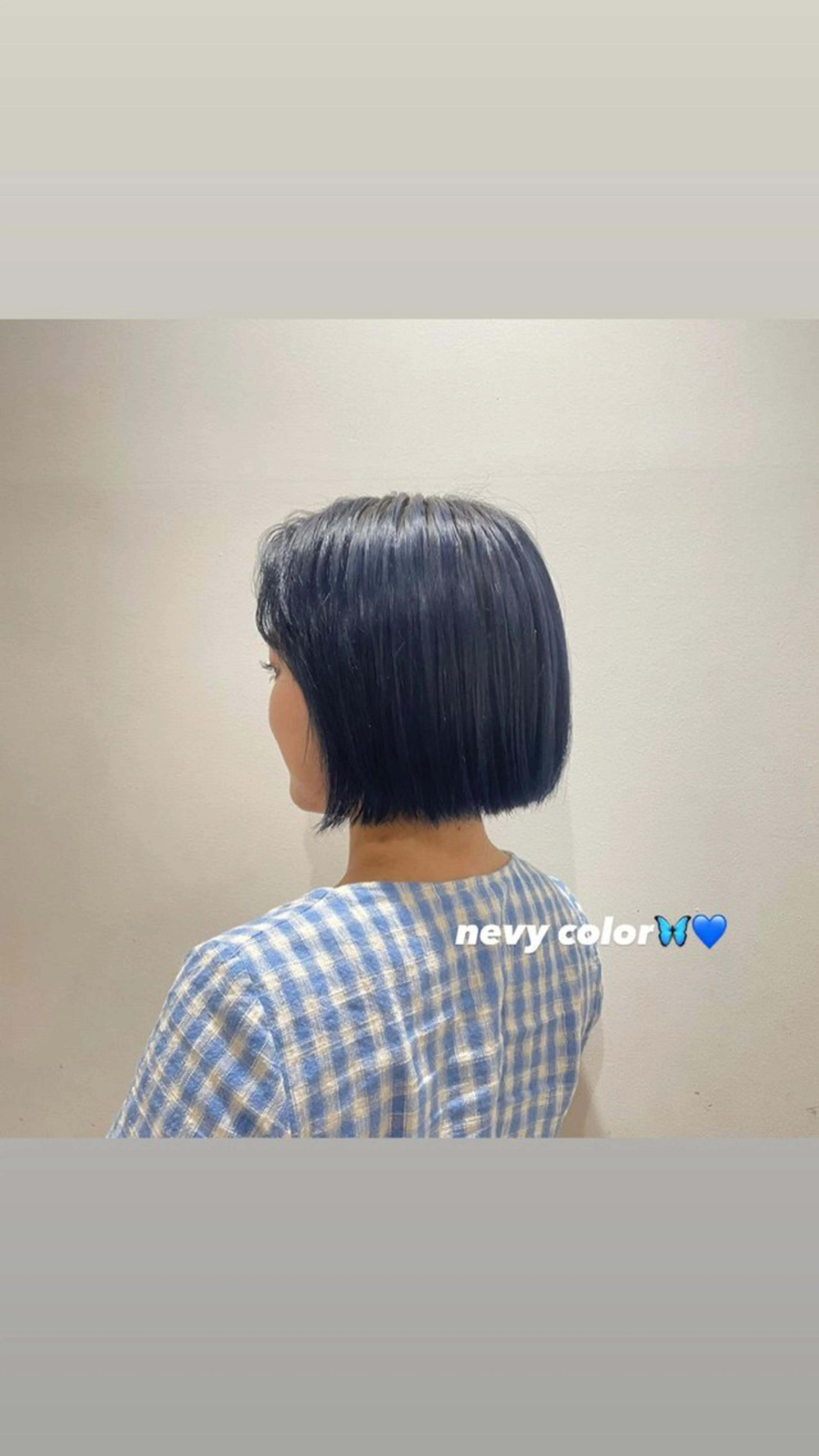 ショート カラー ブリーチ ネイビーカラー luau ao cahoのヘアスタイル