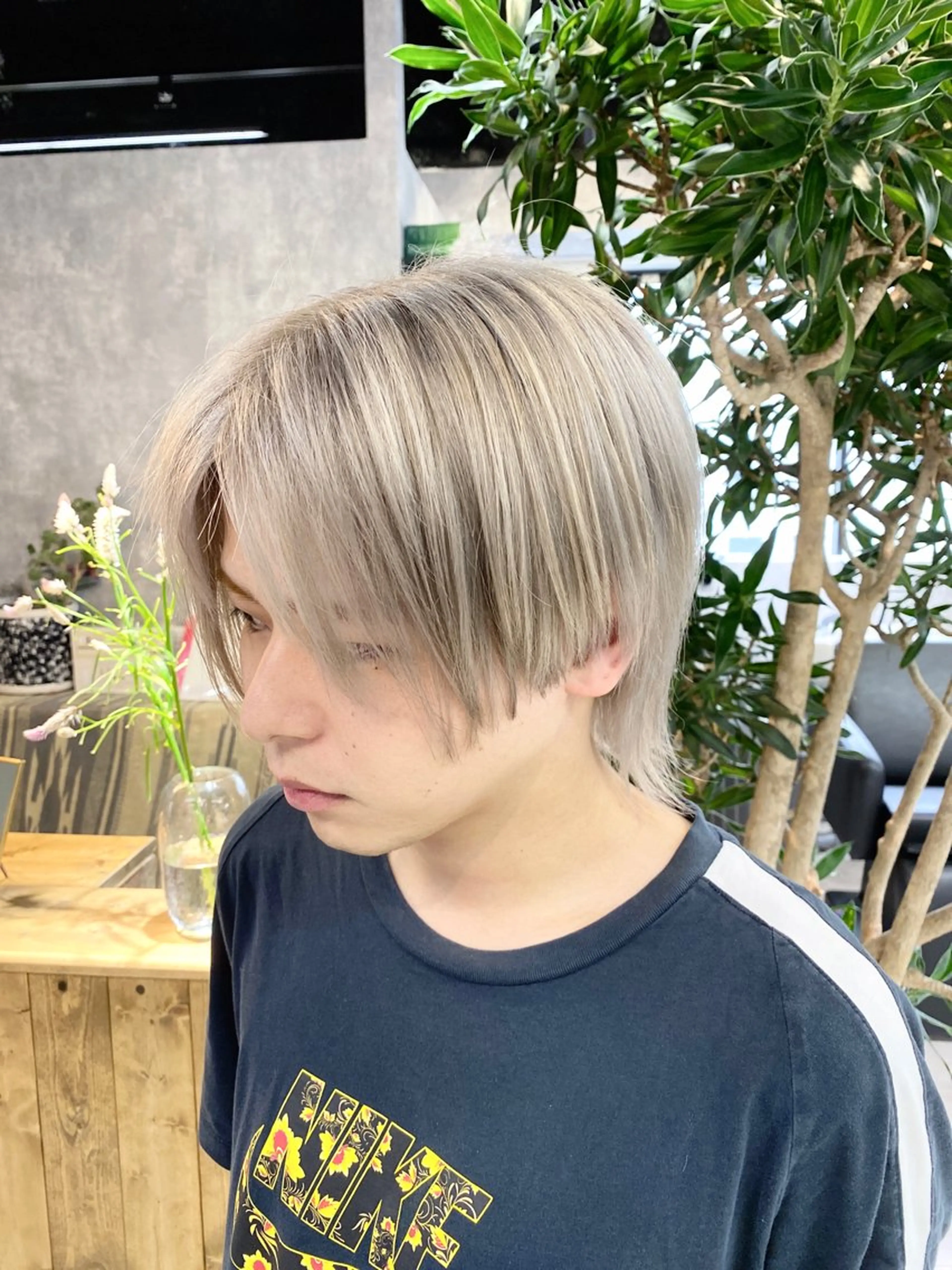 ショート メンズ メンズバレイヤージュ メンズブリーチ メンズインナーカラー メンズ韓国風 アッシュ 【.ico】心斎橋/ ウルフ/飛田ゆうきのヘアスタイル