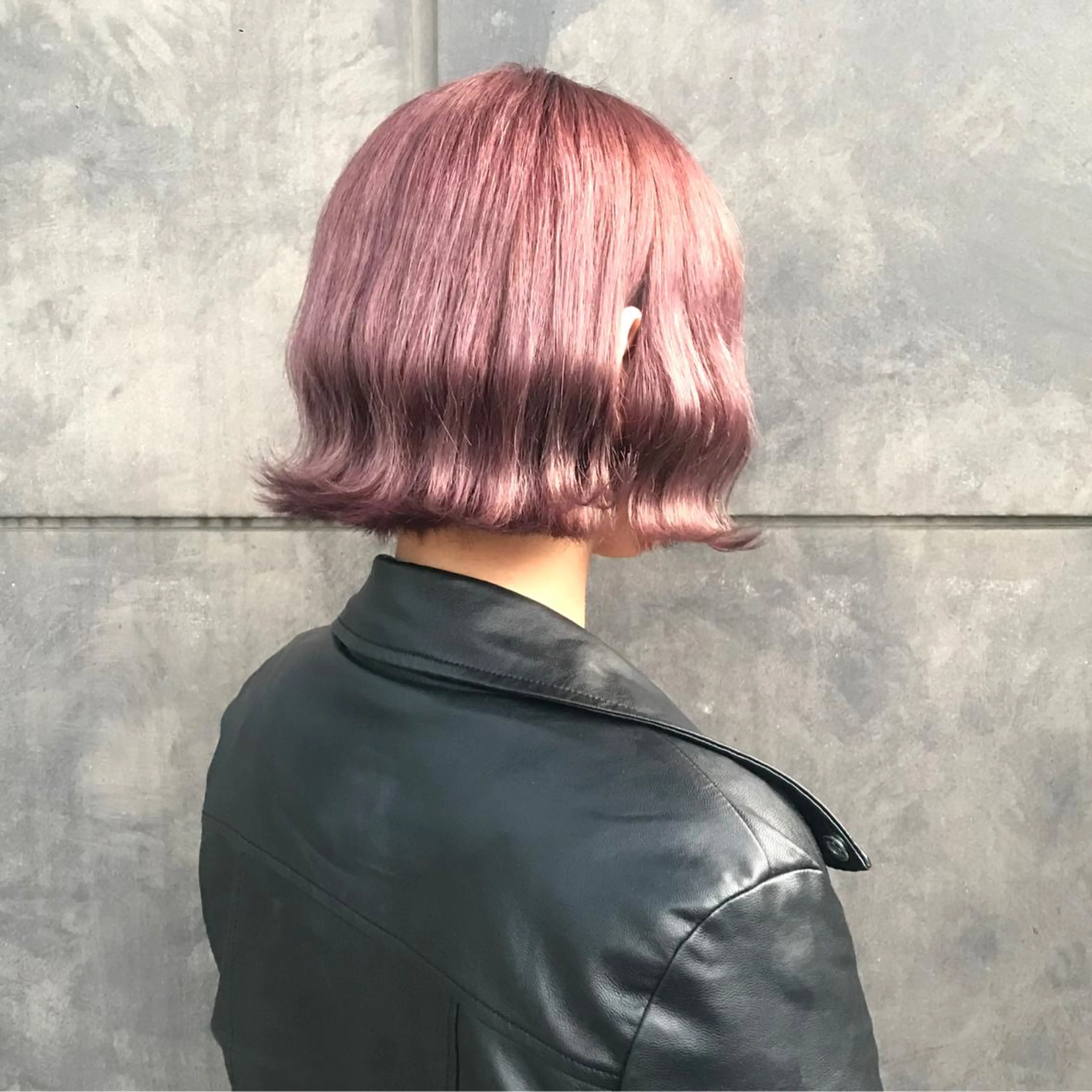 ショート カラー ブリーチ ピンクカラー タンバルモリ ムルギョル巻き 韓国風ヘア K-POP好き美容師 🇰🇷Kai.Yのヘアスタイル