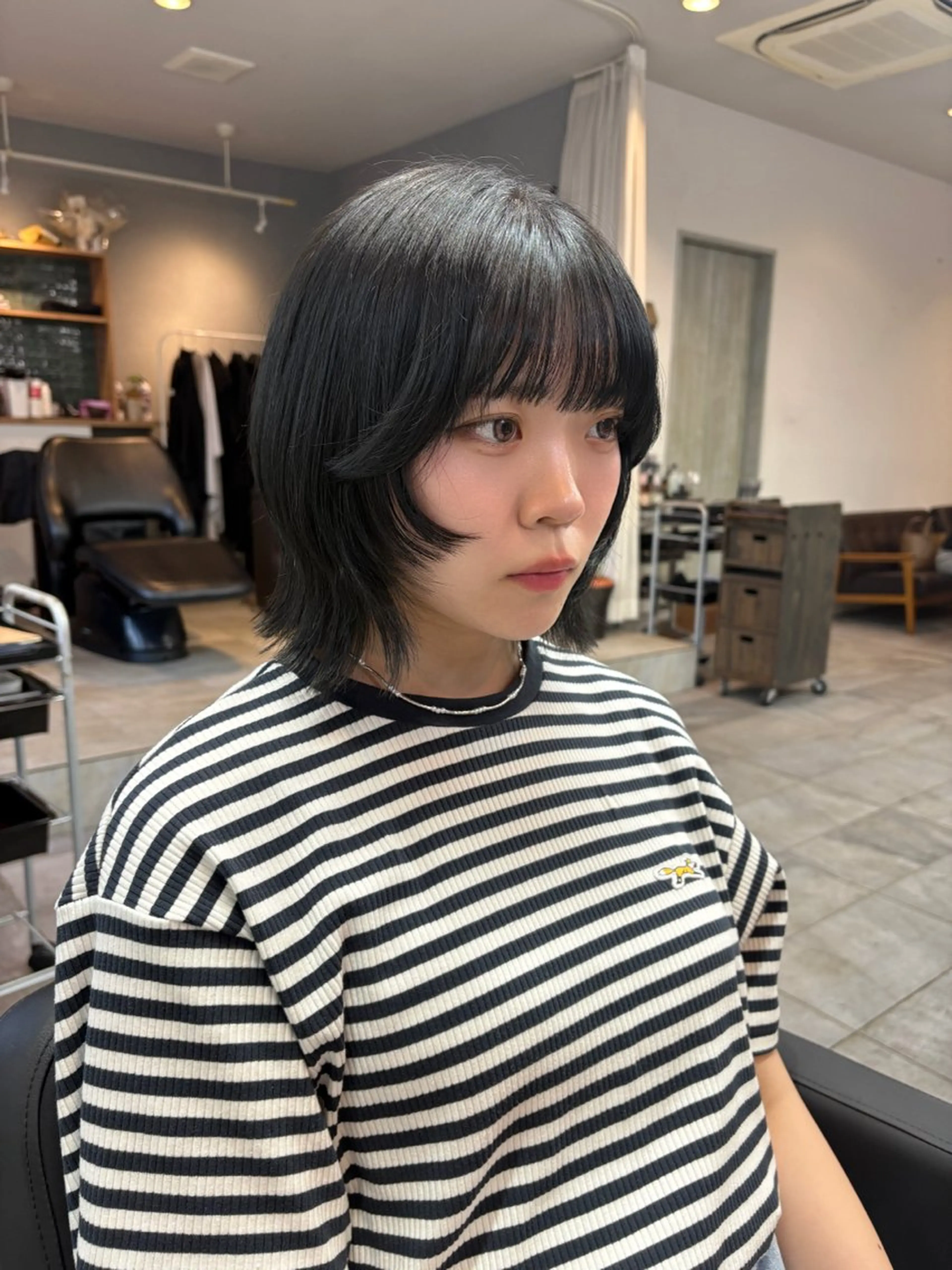 ミディアム カラー ボブレイヤー 黒髪 ブルーカラー ブルーブラック ボブ カット ヘアカラー トリートメント SHICUNE /ミホのヘアスタイル