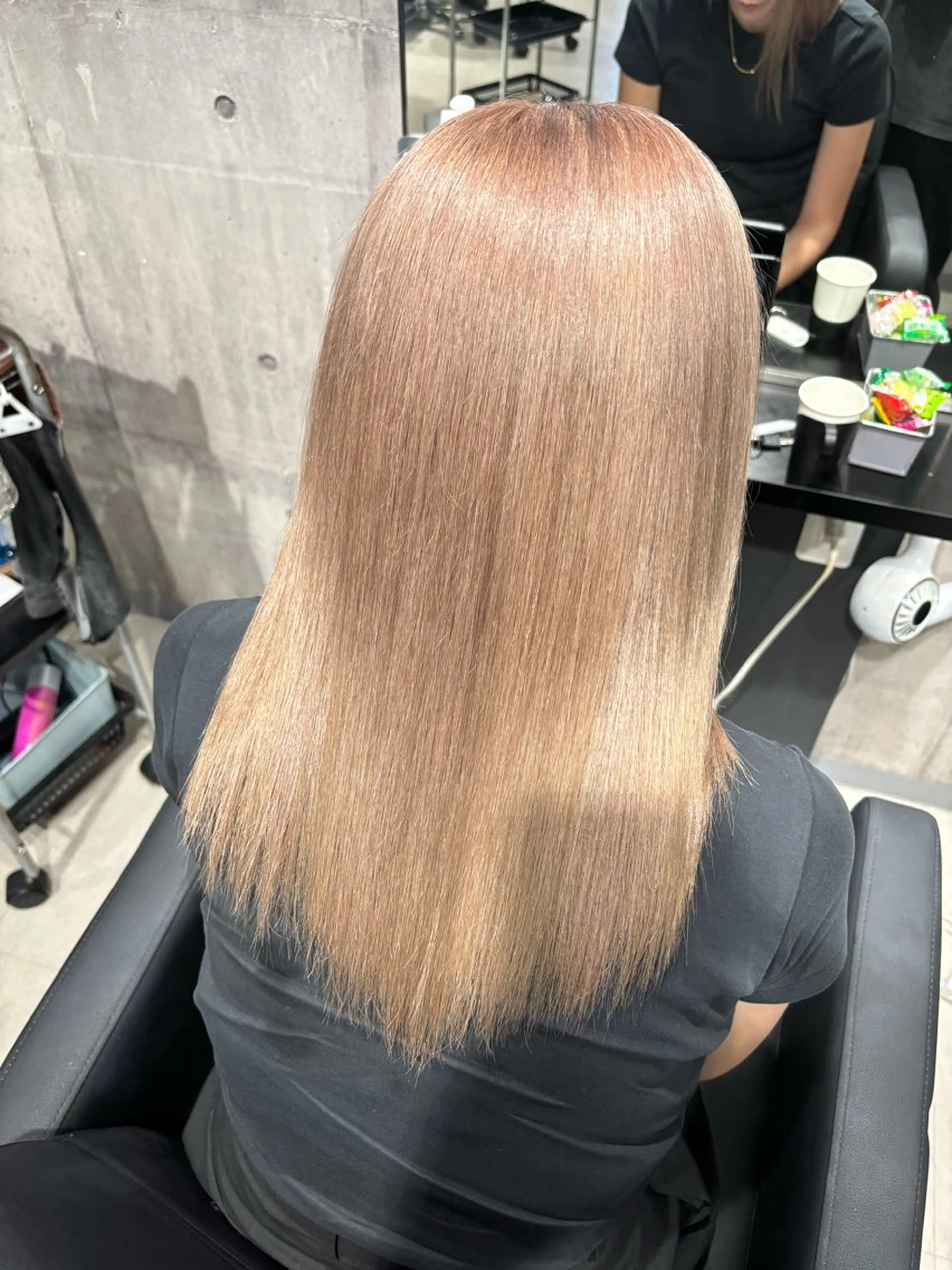 ロング カラー ベージュカラー ホワイトベージュ カット ヘアカラー トリートメント _WHITE / KENTOのヘアスタイル