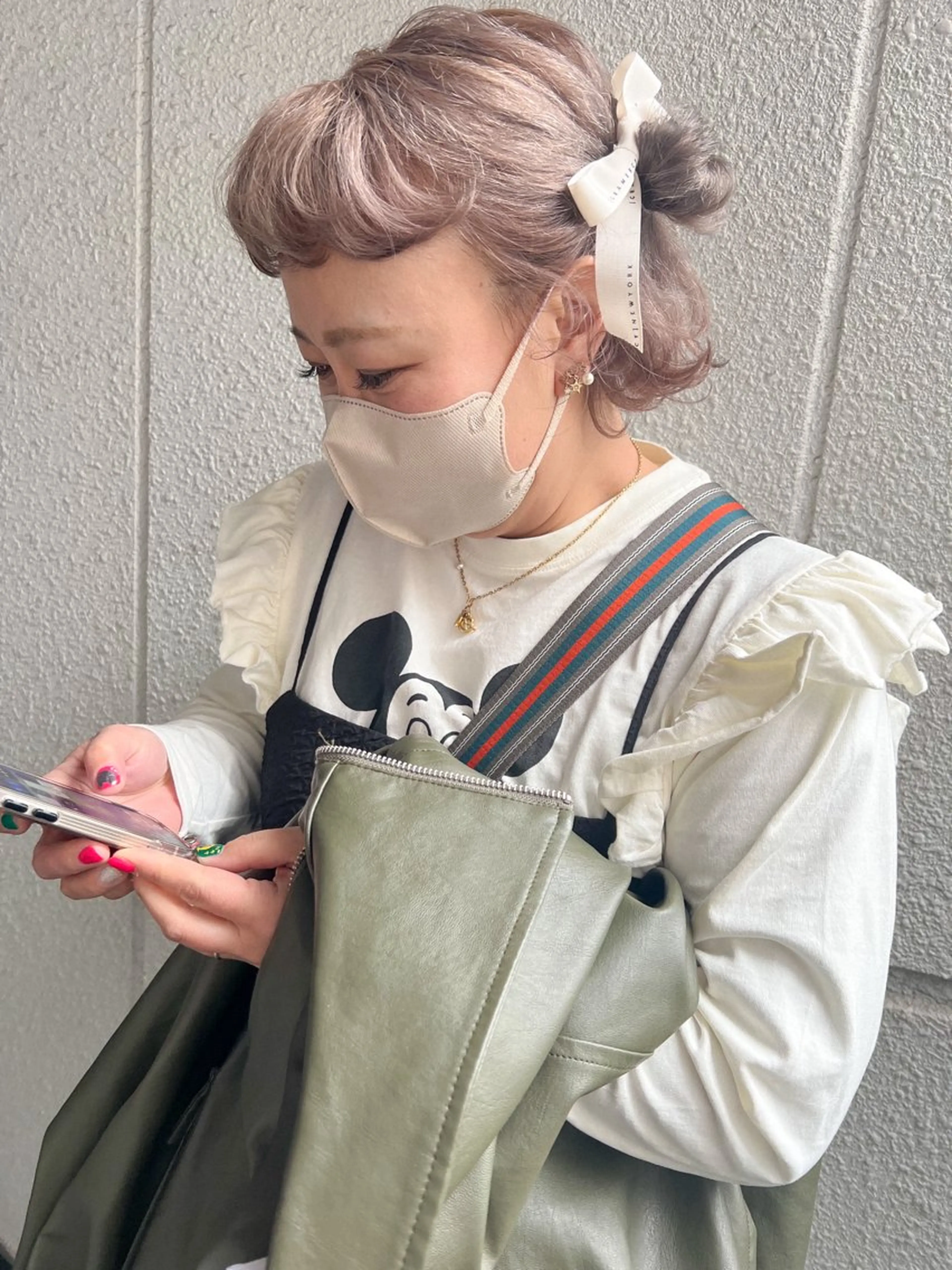 ミディアム カラー ヘアアレンジ ハイトーンカラー ヘアカラー カラーパティシエ facce🌼ikoのヘアスタイル