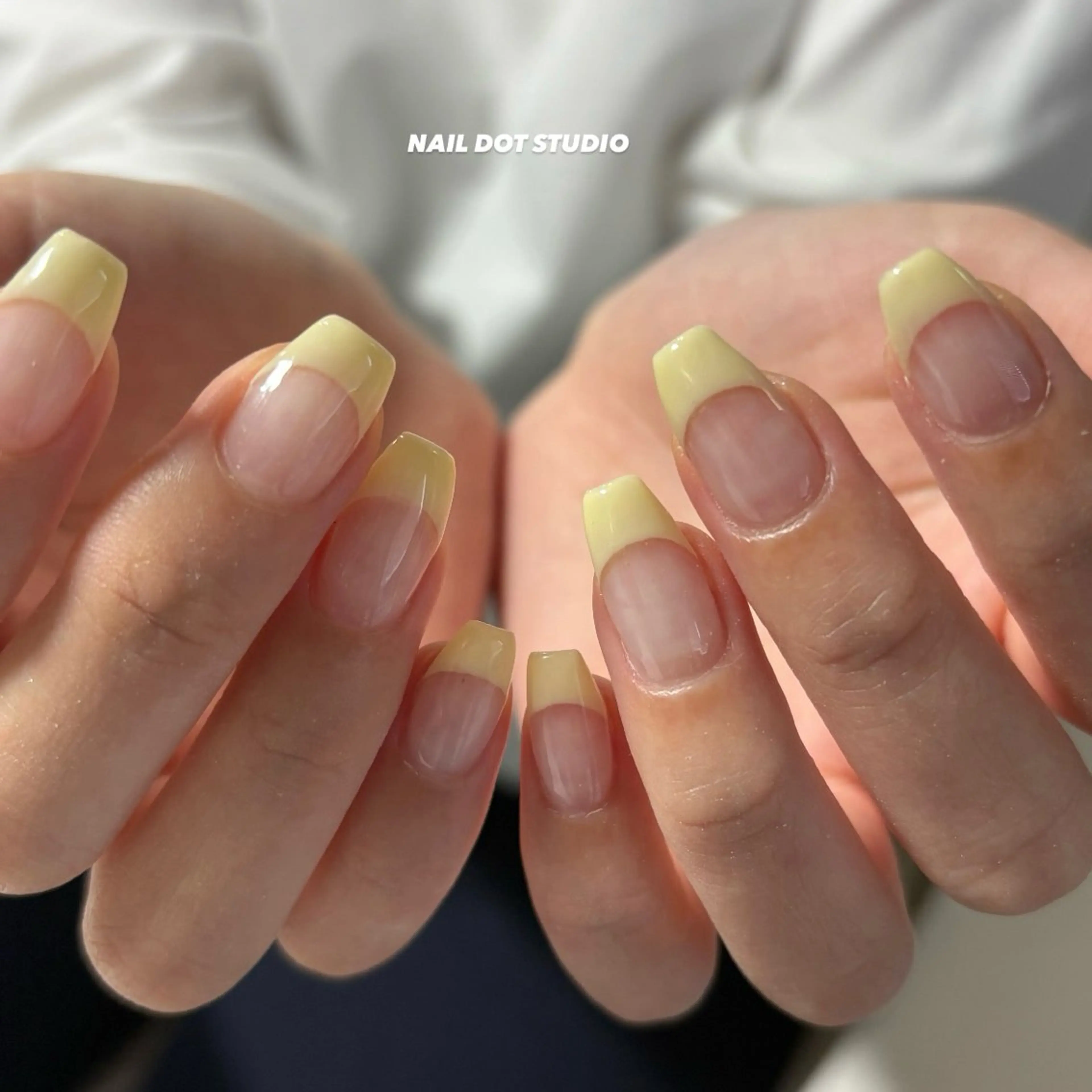 ミディアム NAIL DOT STUDIOsaraのネイルデザイン