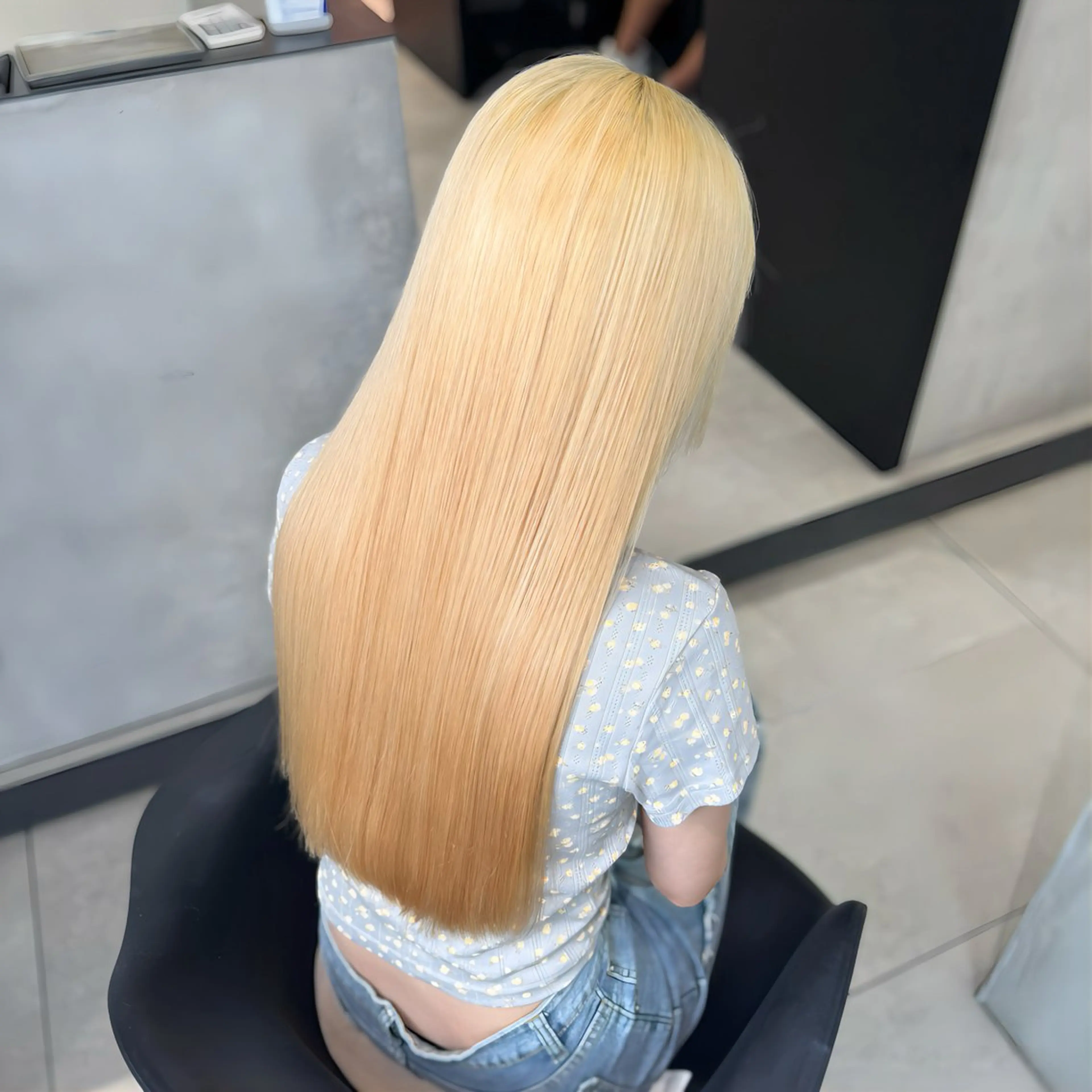 ロング カラー ブリーチ 抜きっぱなしブロンド ブロンド ヘアカラー 大阪 梅田/ ハイトーン/エクステのヘアスタイル