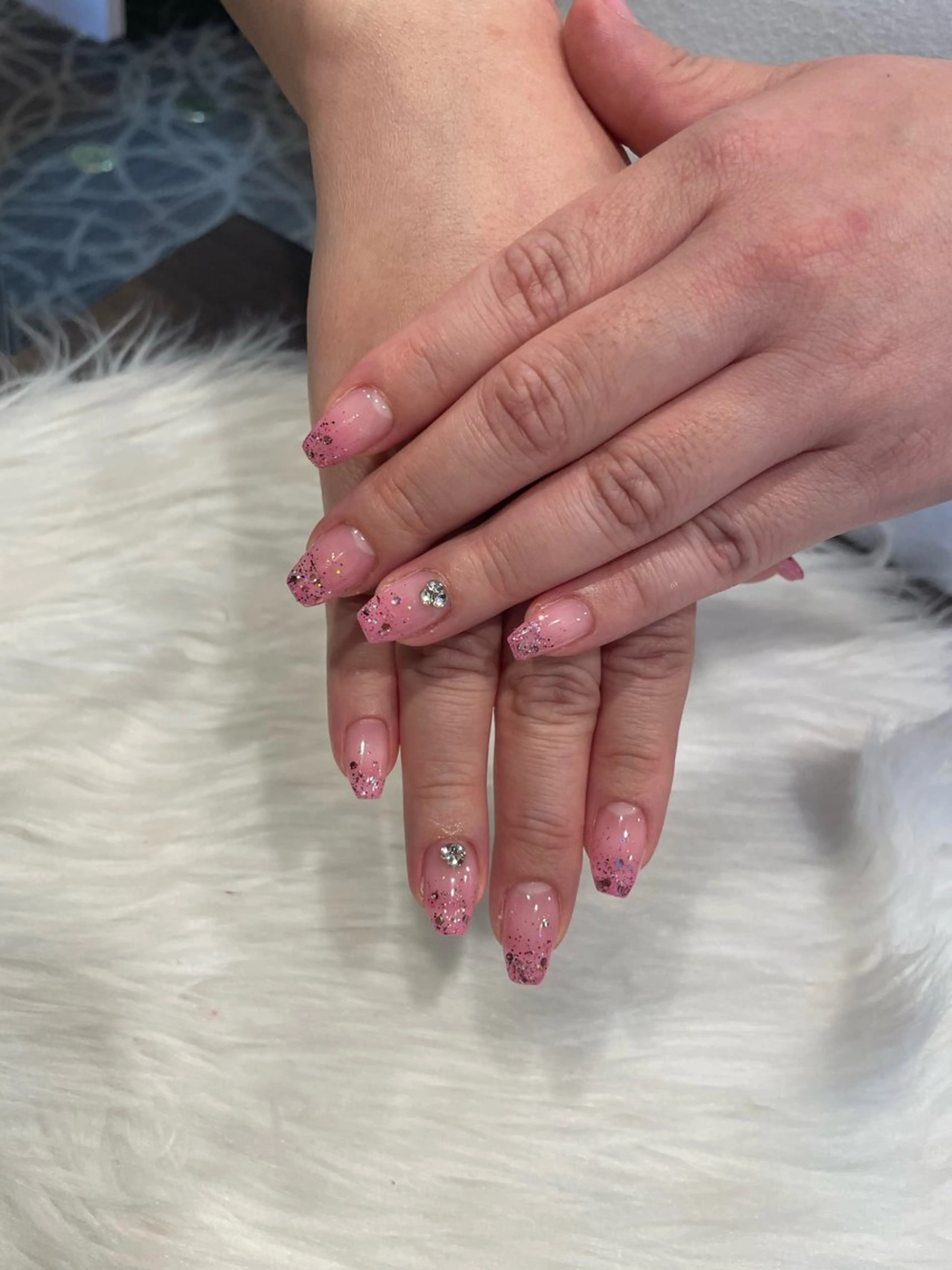 ネイル ラメ(グリッター) ピンク ストーンネイル ハンドネイル Nobody_ Manamiのネイルデザイン
