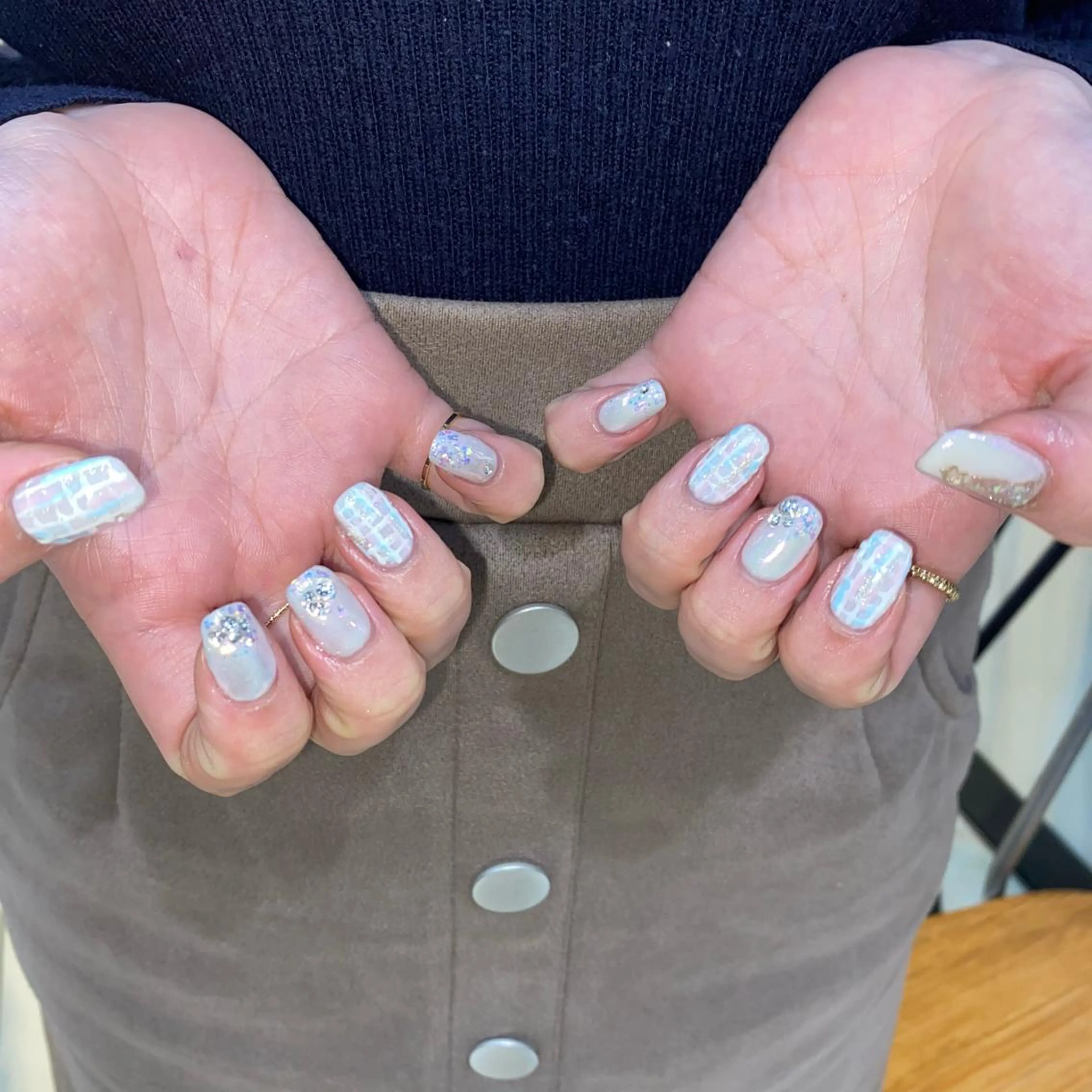 ネイル ツイードネイル 冬ネイル クリスマス ハンドネイル ∴Sanae. ∴ トータルビューティーのマツエク・マツパデザイン