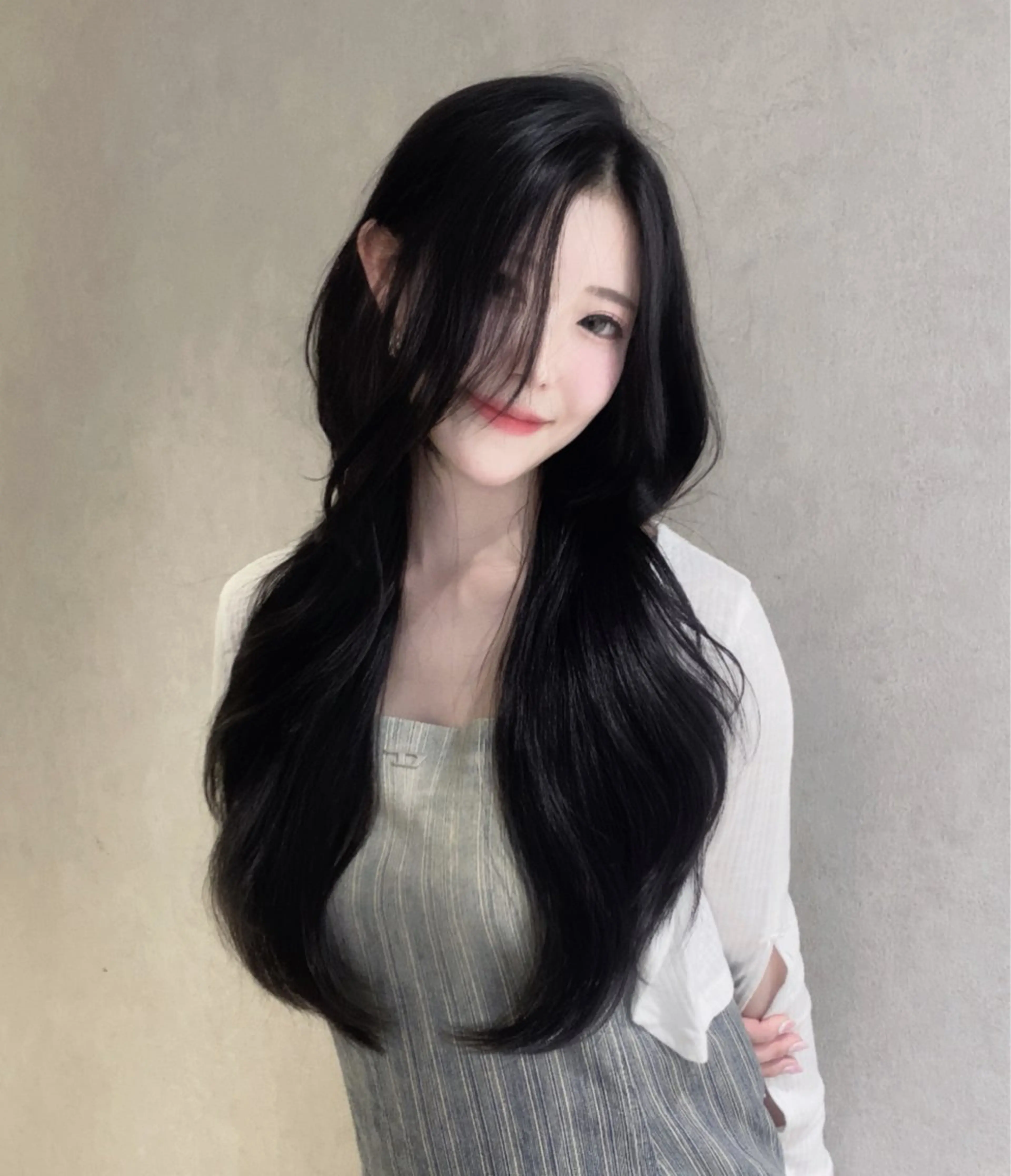 ロング くびれヘア 顔まわりレイヤー 顔周りカット ヨシンモリ 韓国風ヘア 葵 韓国オタク美容師 レイヤーカットのヘアスタイル