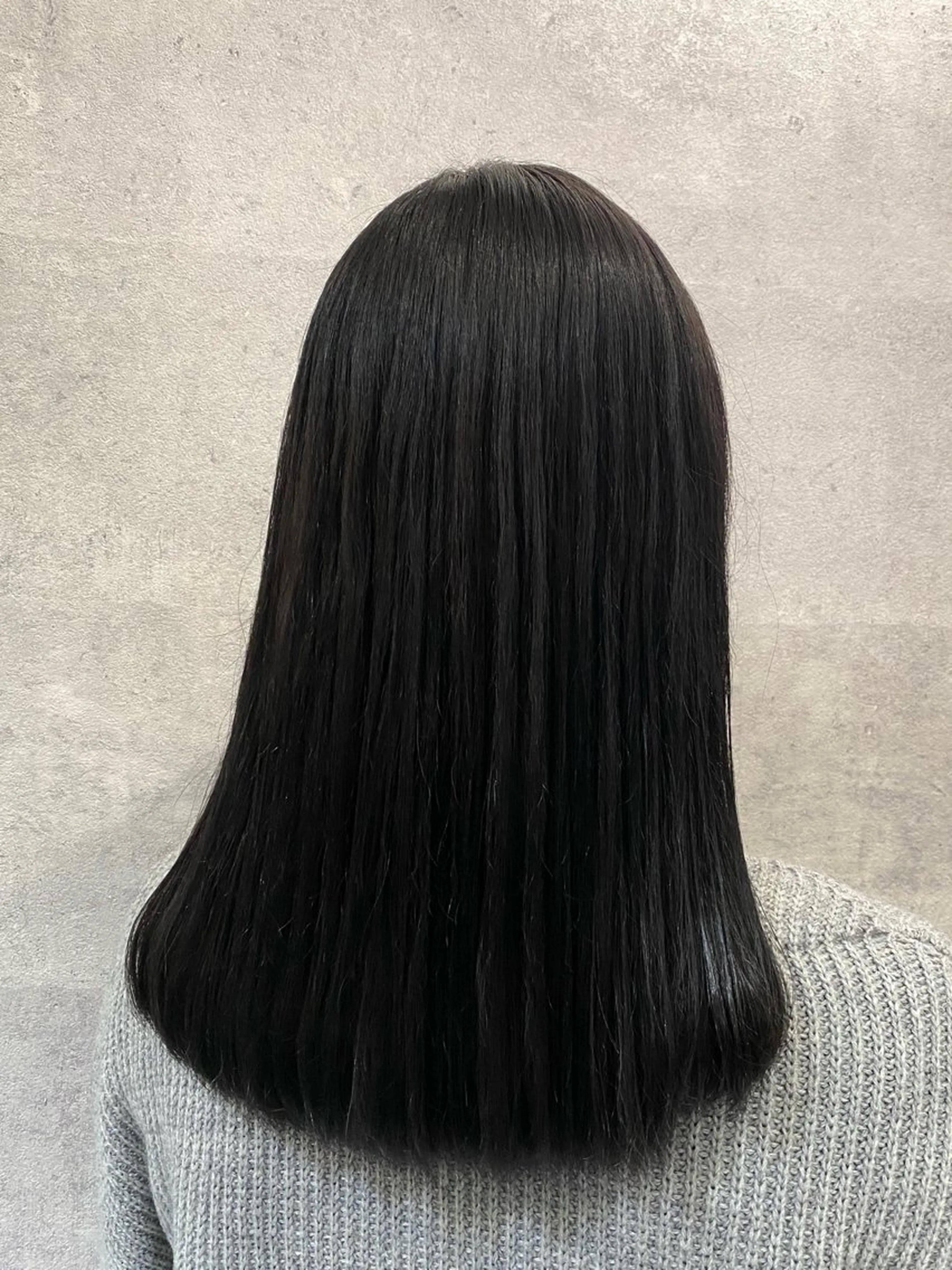 セミロング カラー アッシュ アッシュグレー 透明感カラー カット ヘアカラー トリートメント 𝑺𝒂𝒌𝒊 🩶マンツーマン施術のヘアスタイル