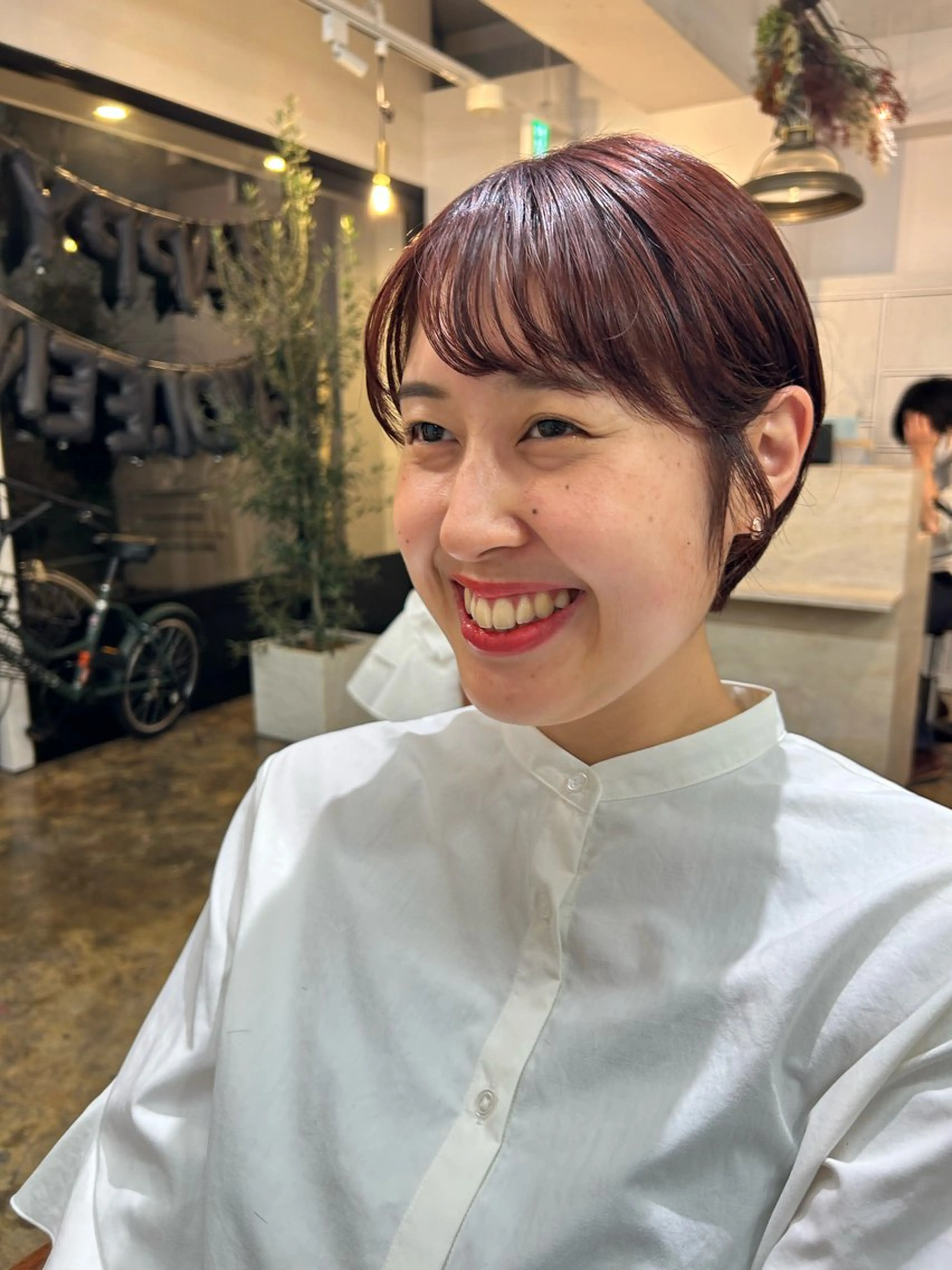 ショート カラー スギ リンカのヘアスタイル