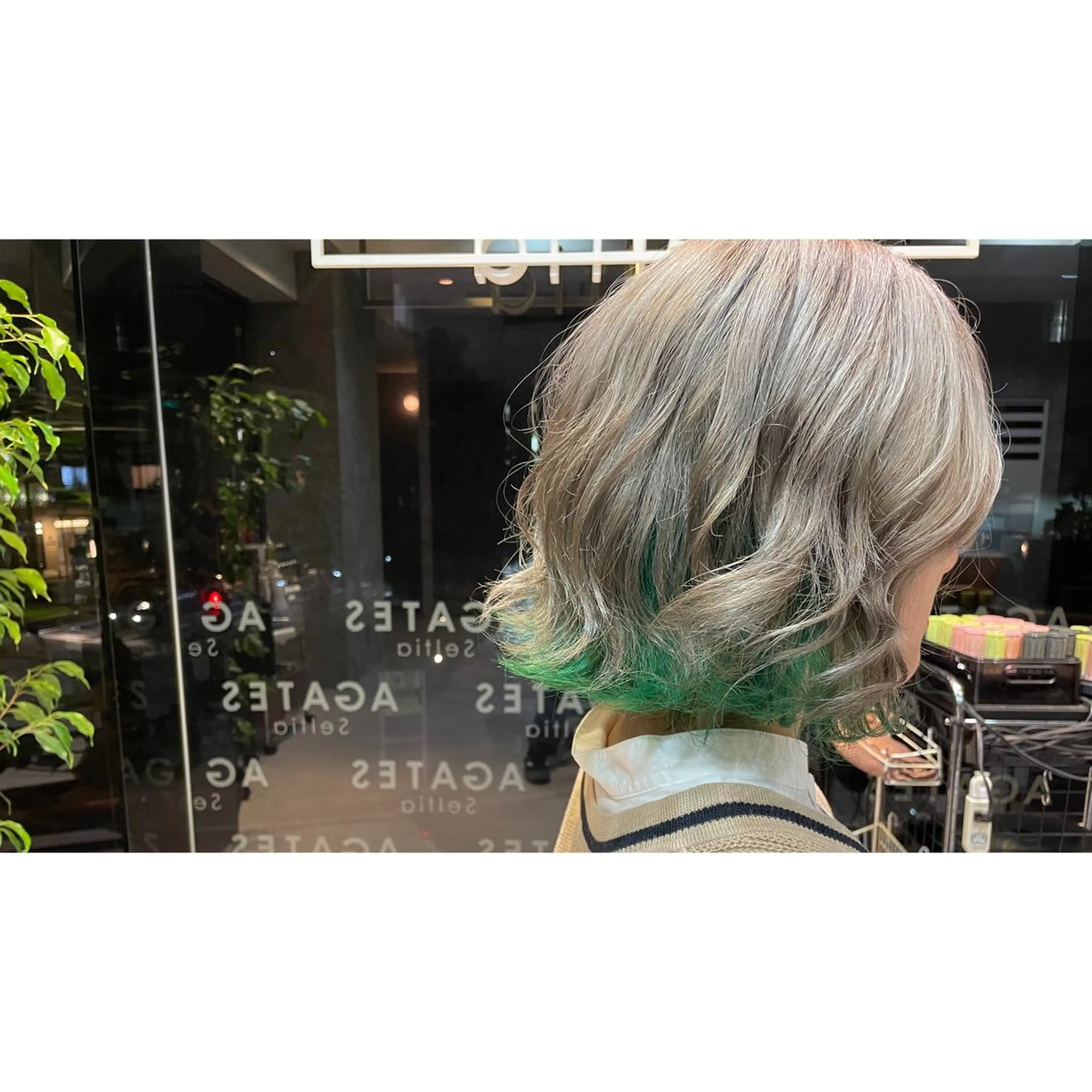 ショート カラー グレージュ インナーカラー カット トリートメント 齊藤 賢祐のヘアスタイル