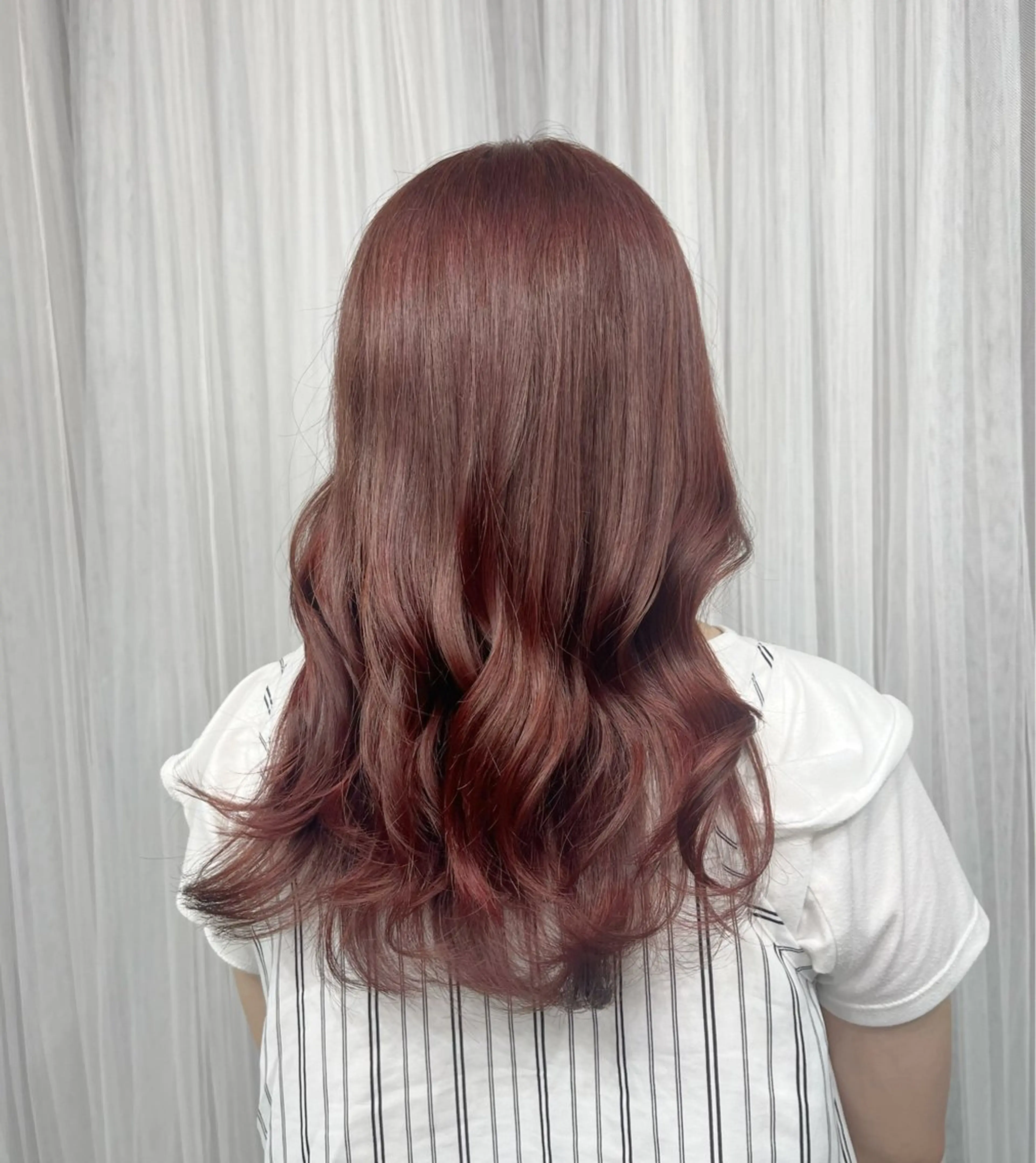 ミディアム カラー ヘアカラー 伊藤 由妃乃のヘアスタイル