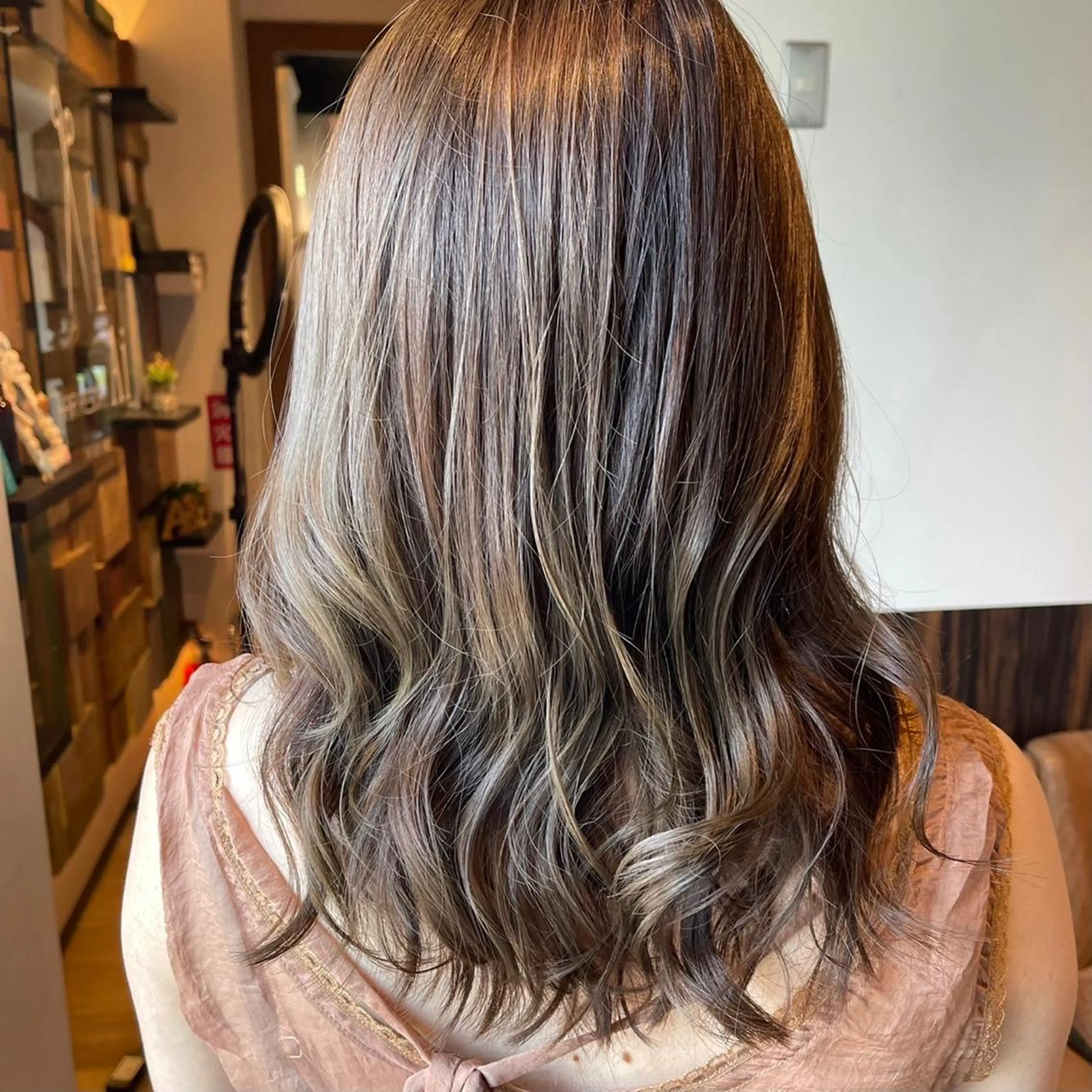 セミロング カラー 松本｜似合わせ眉 ×まつげパーマ×ヘアの眉毛・アイブロウイメージ