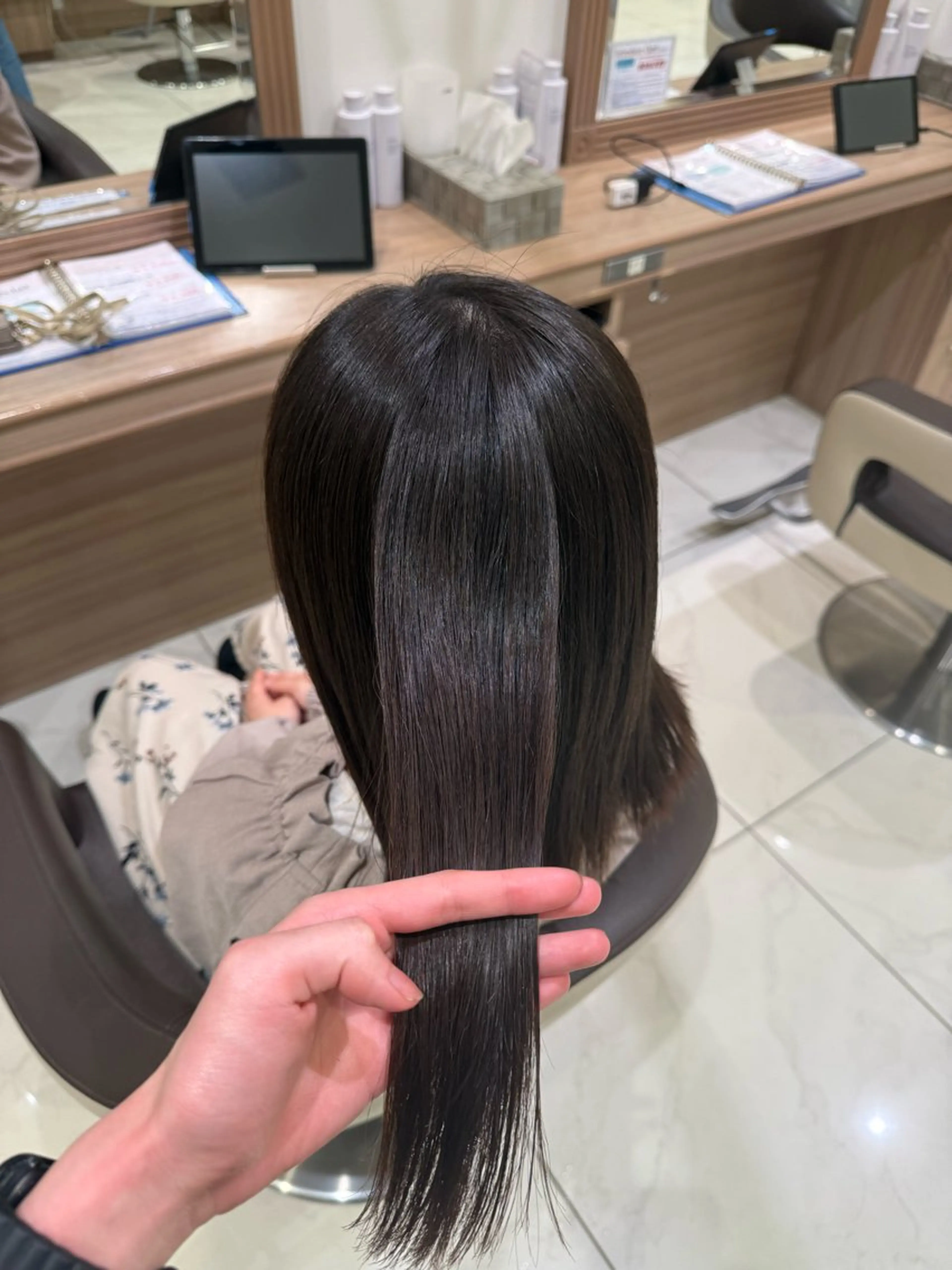 ミディアム 縮毛矯正 山内 星愛🫧のヘアスタイル