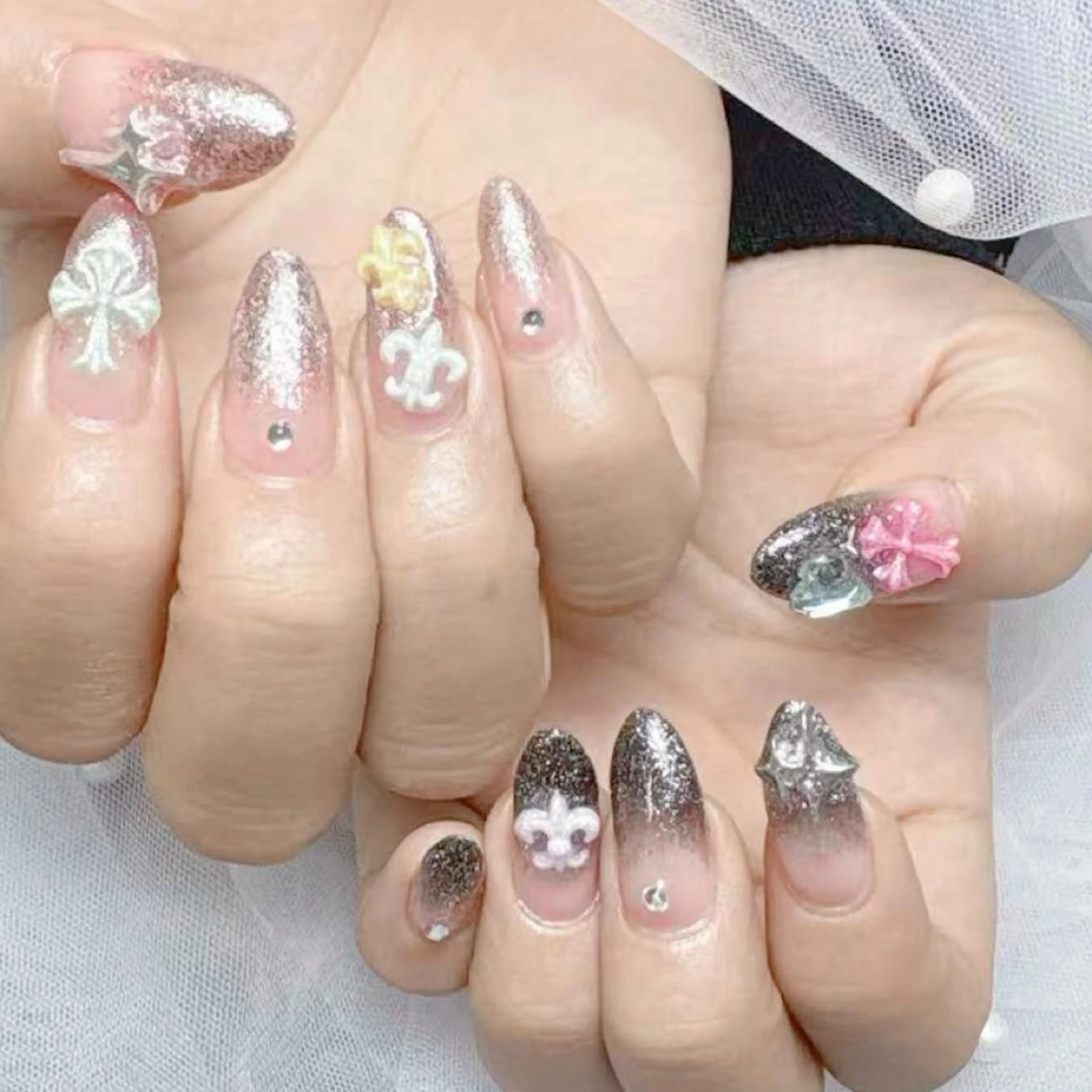 ネイル queensnail 🧸mikaのネイルデザイン