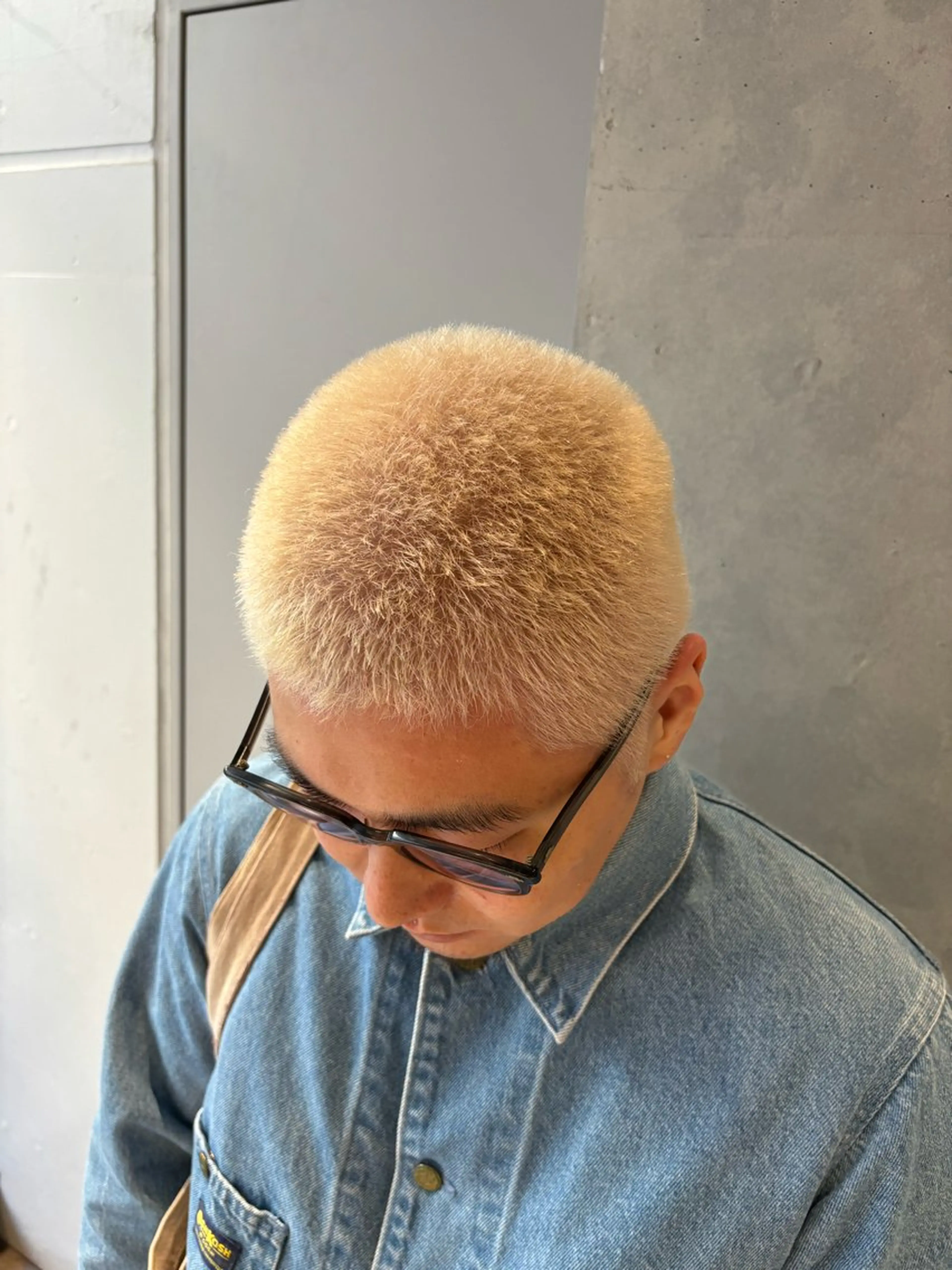 ショート カラー メンズ メンズブリーチ ブリーチ 抜きっぱなしブロンド 落ちる黒 森崎雄斗のヘアスタイル