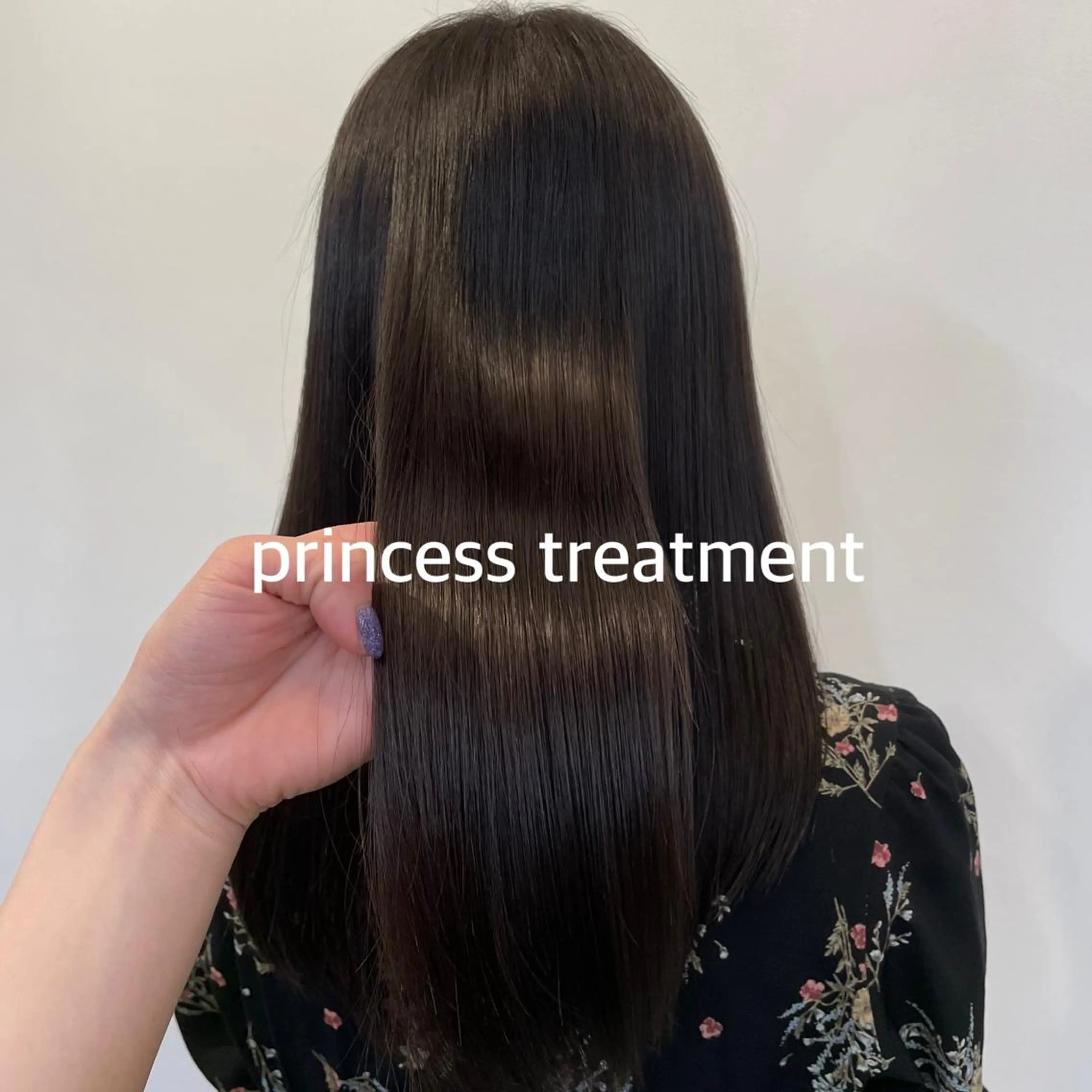 セミロング 暖色カラー推し/ トヤエリコのヘアスタイル