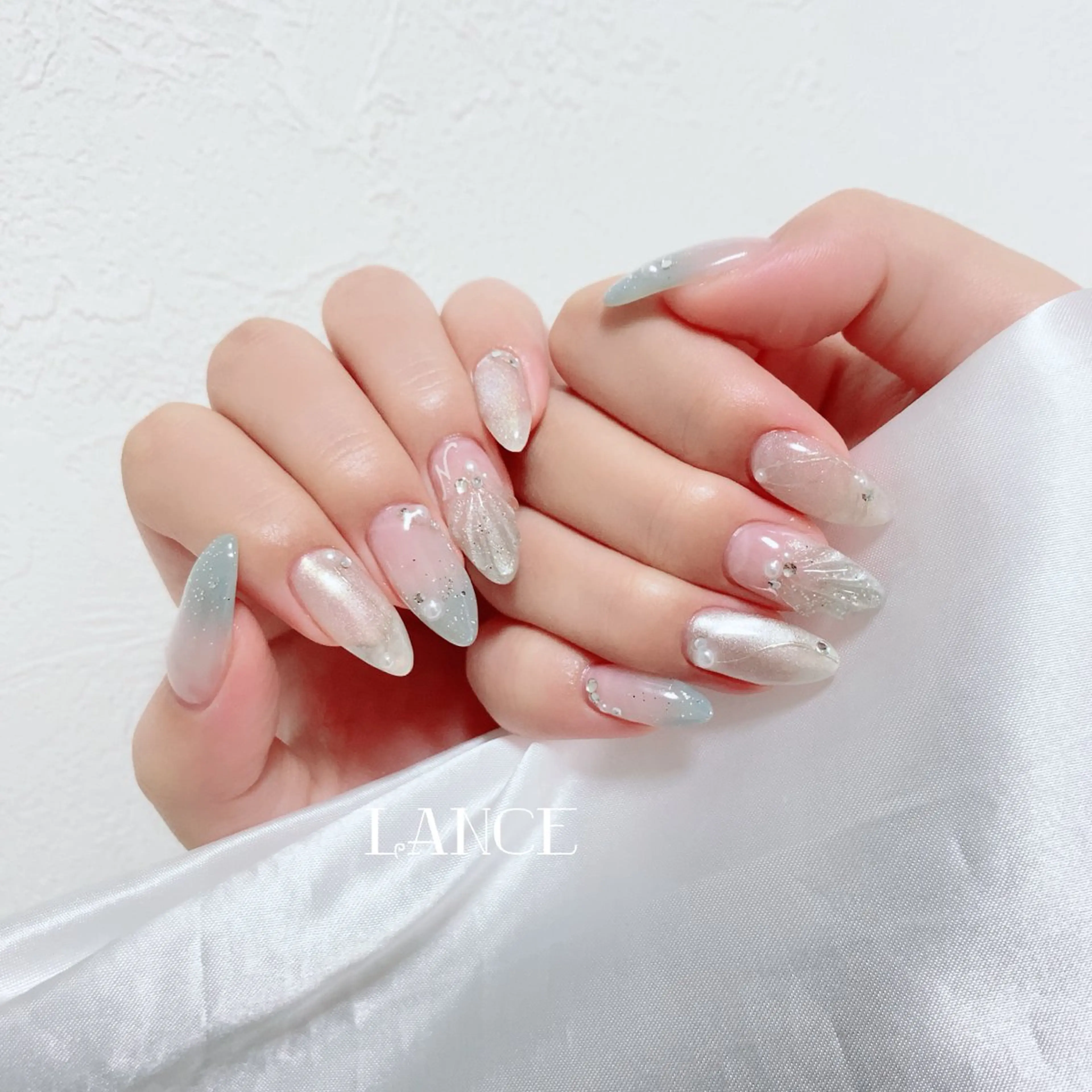 ネイル オーロラネイル フレンチネイル グラデーション キラキラネイル 韓国ネイル Lance nailのネイルデザイン