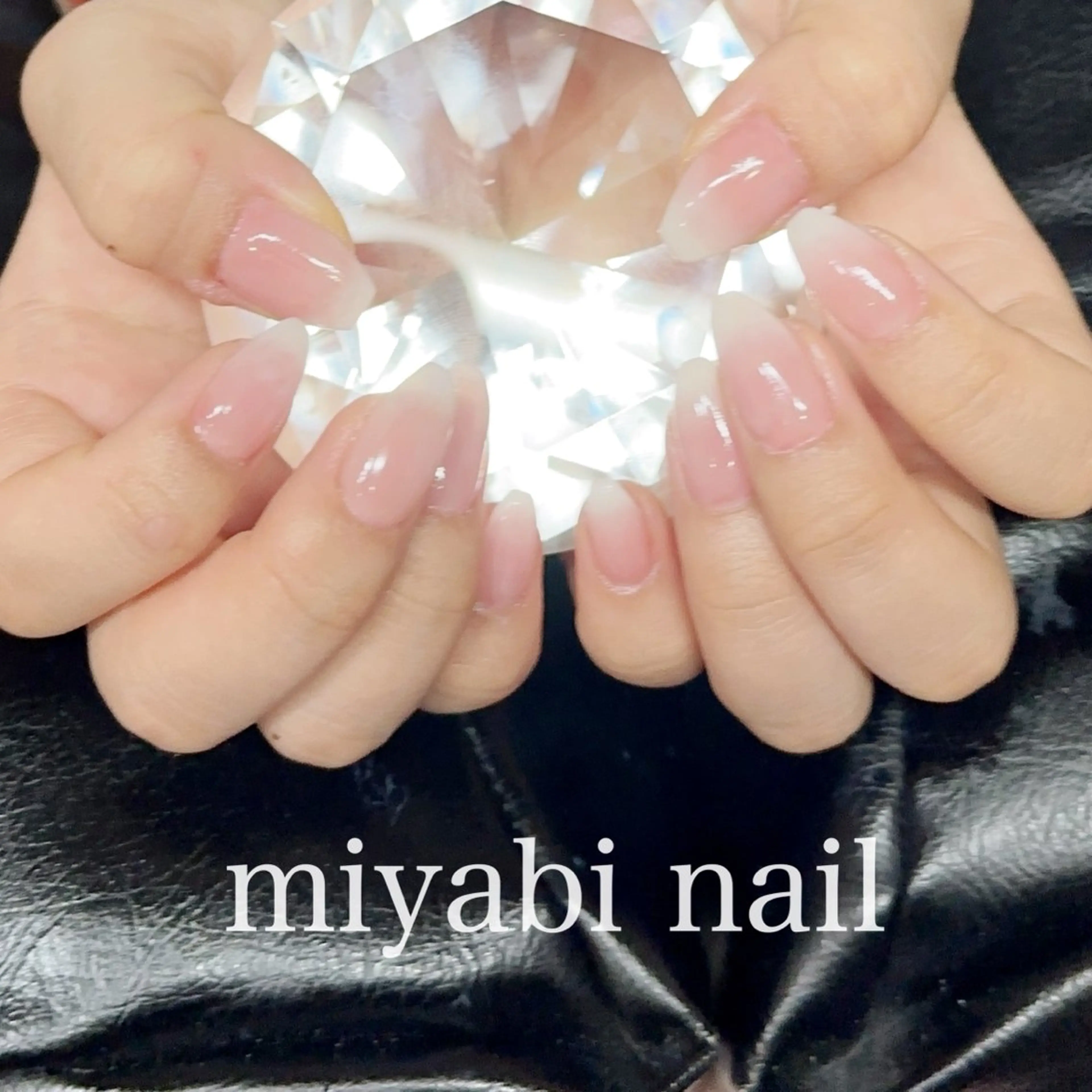 ネイル グラデーション 持ち込み オフィスネイル ピンク ホワイト ハンドネイル miyabi nail 桂川駅近くのネイルデザイン