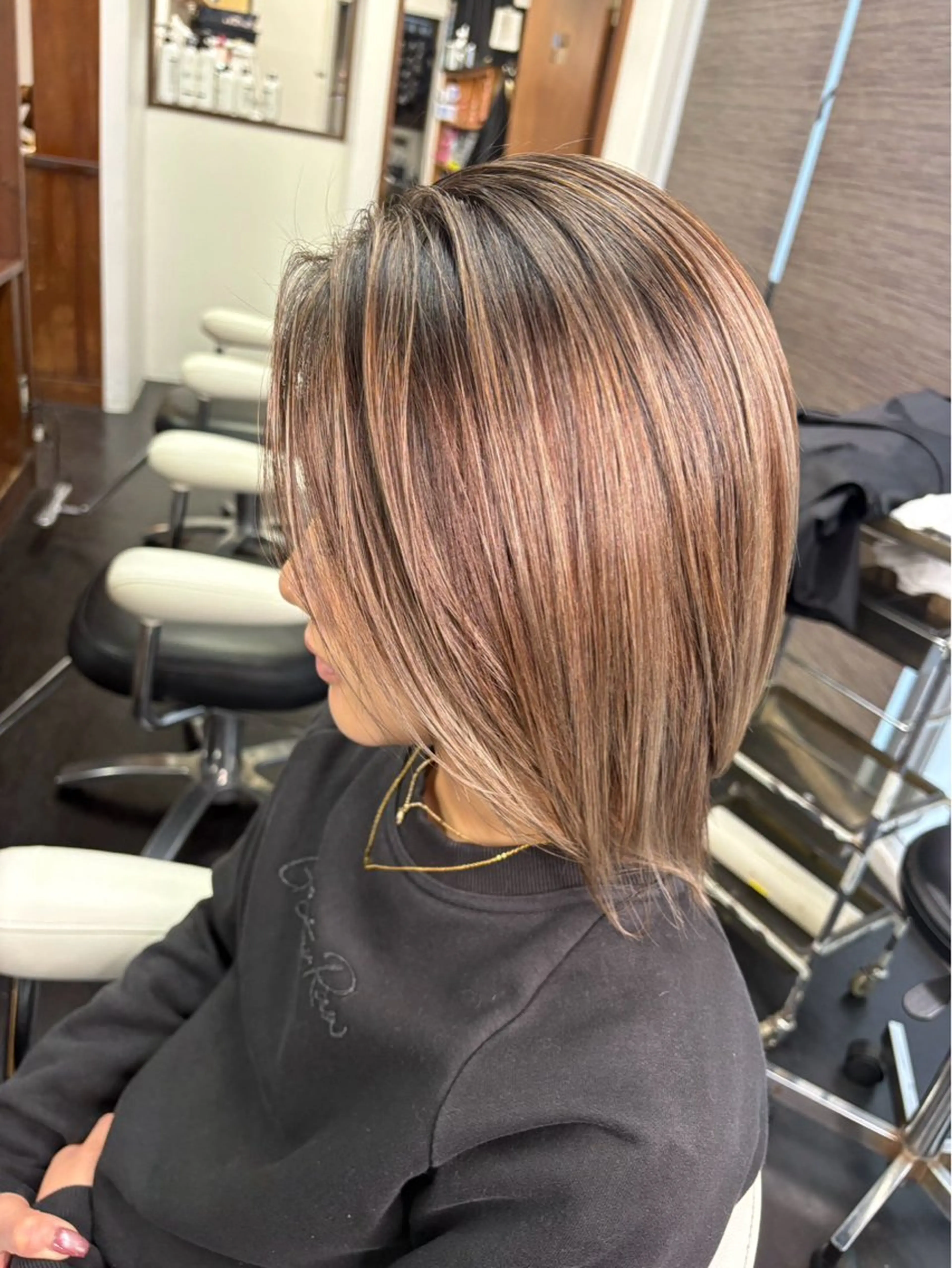 ミディアム ハイライト ヘアカラー 桝田 友美のヘアスタイル