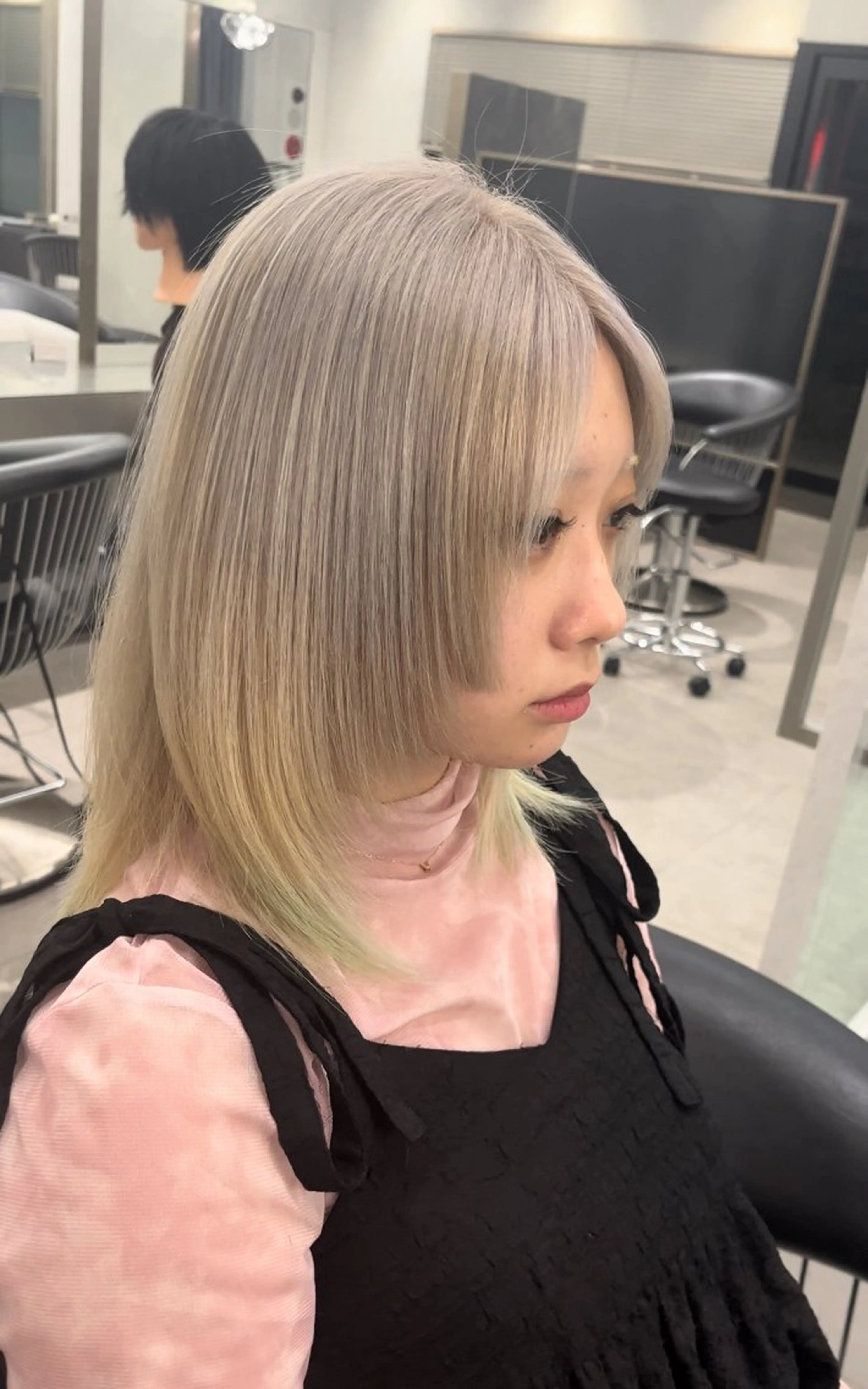 カラー ブロンド インナーカラー ホワイトブロンド 大人のお悩み解決 鶴見/菅谷光哉のヘアスタイル