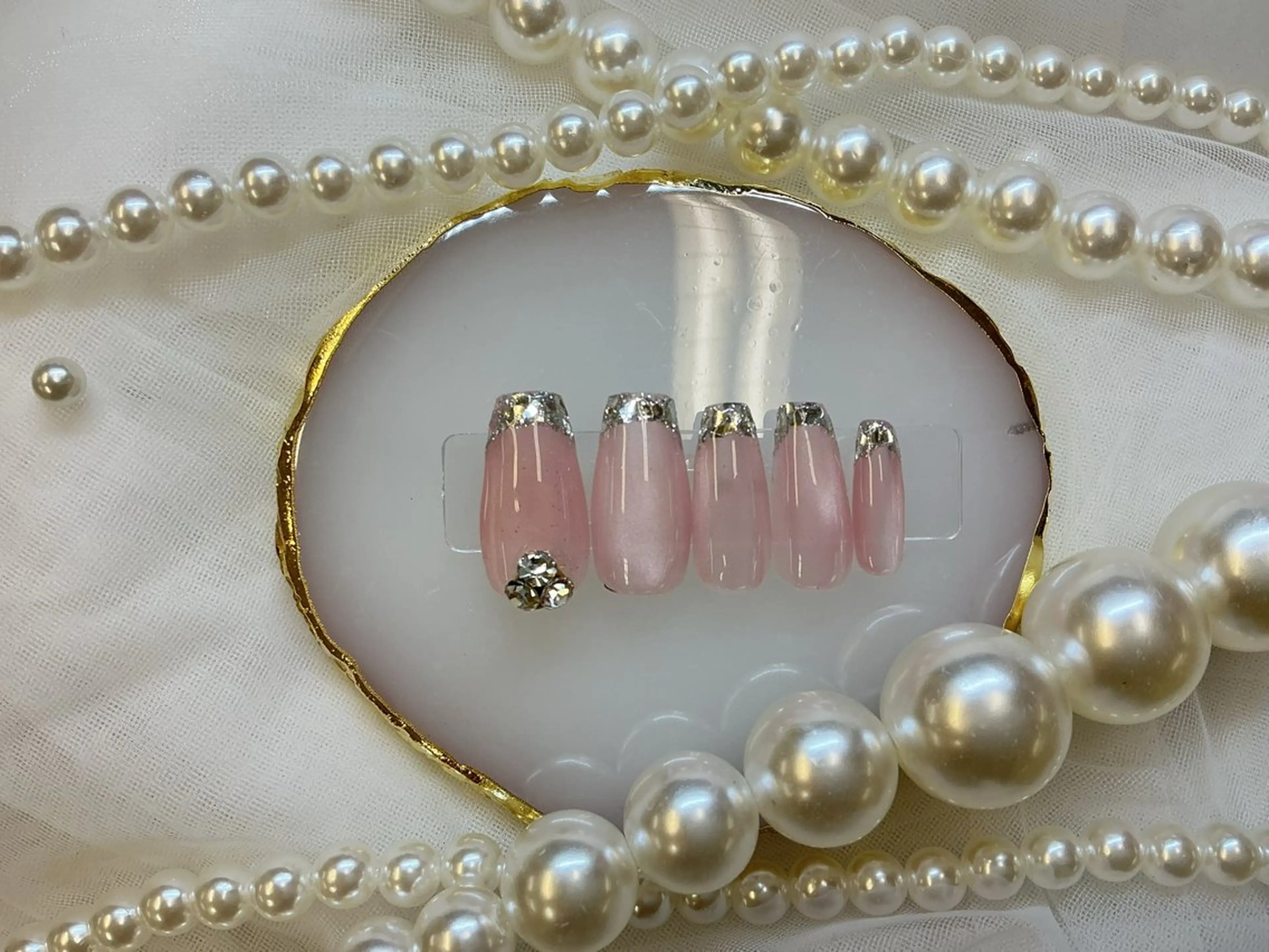 ネイル フレンチネイル ジェルネイル ガラスフレンチ マグネットネイル オフィスネイル フットネイル Queeens nailのネイルデザイン