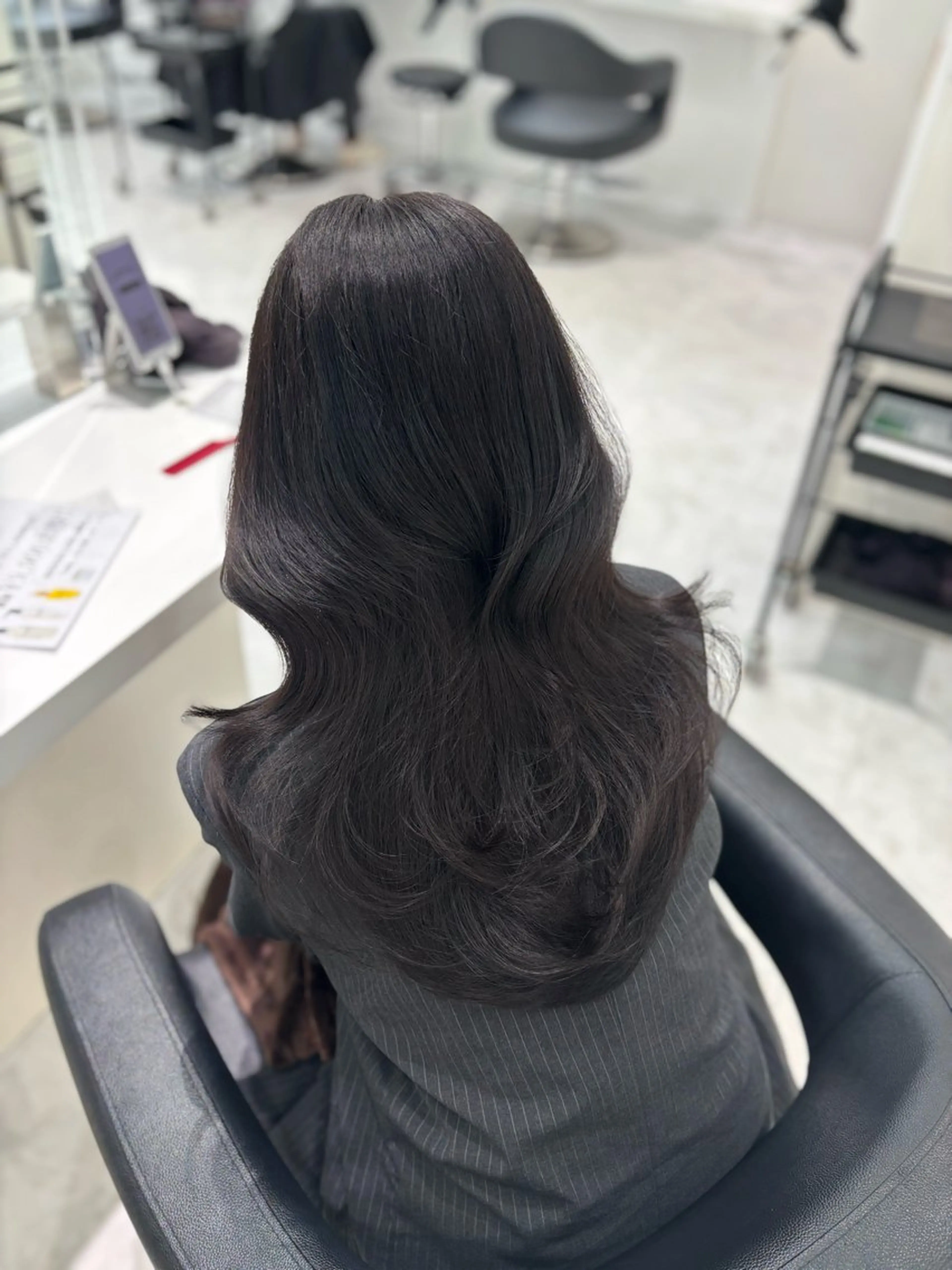 ロング カラー ヘアカラー トリートメント ヘッドスパ ヘアセット 流行りの透明感カラー ×縮毛矯正🤍ユウのヘアスタイル